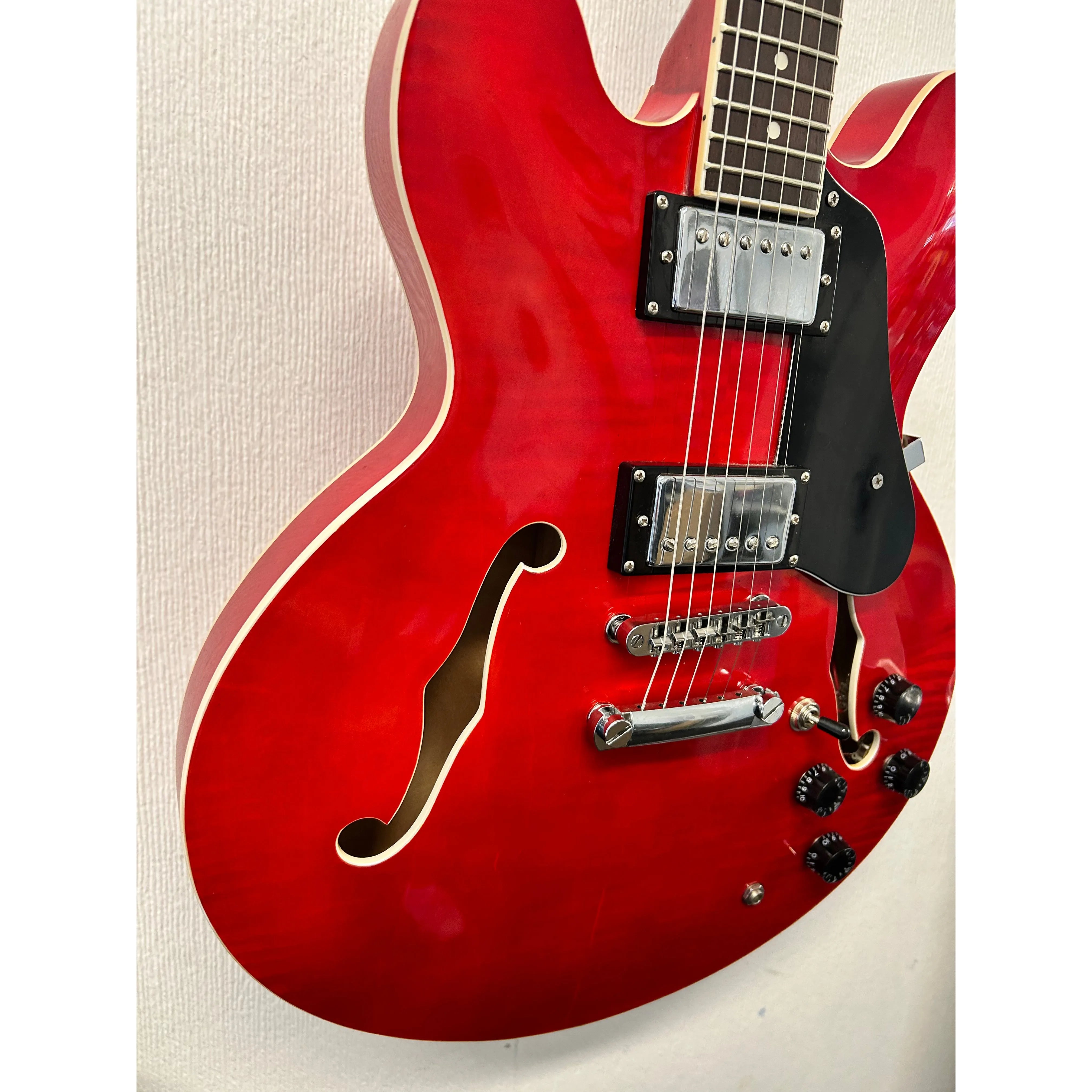 Musoo Electric Semi-Hollow Guitar in Red - Pre-Owned