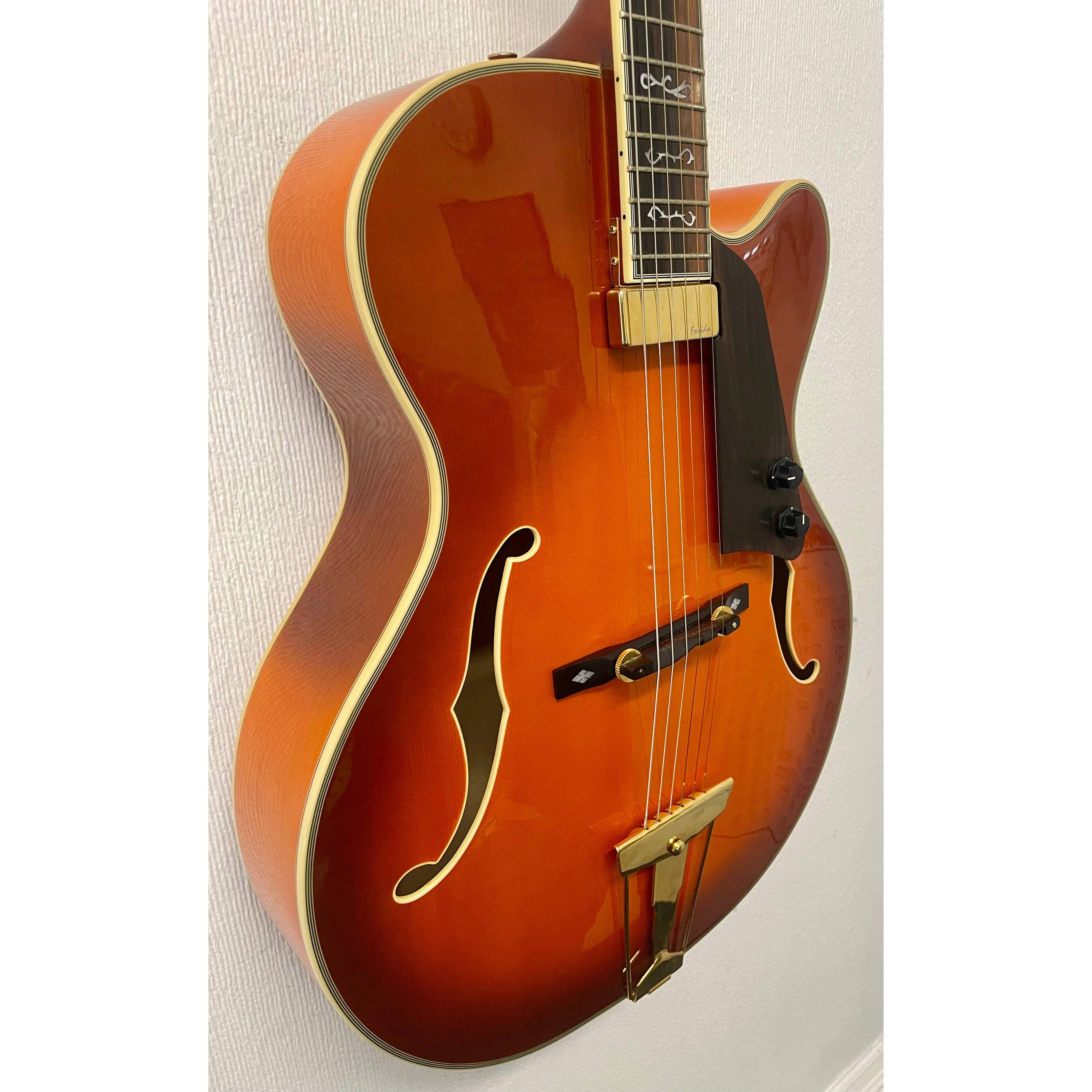 Farida FA-17-SP-FP Archtop Jazz Guitar in Orange with Hardcase Pre-Owned