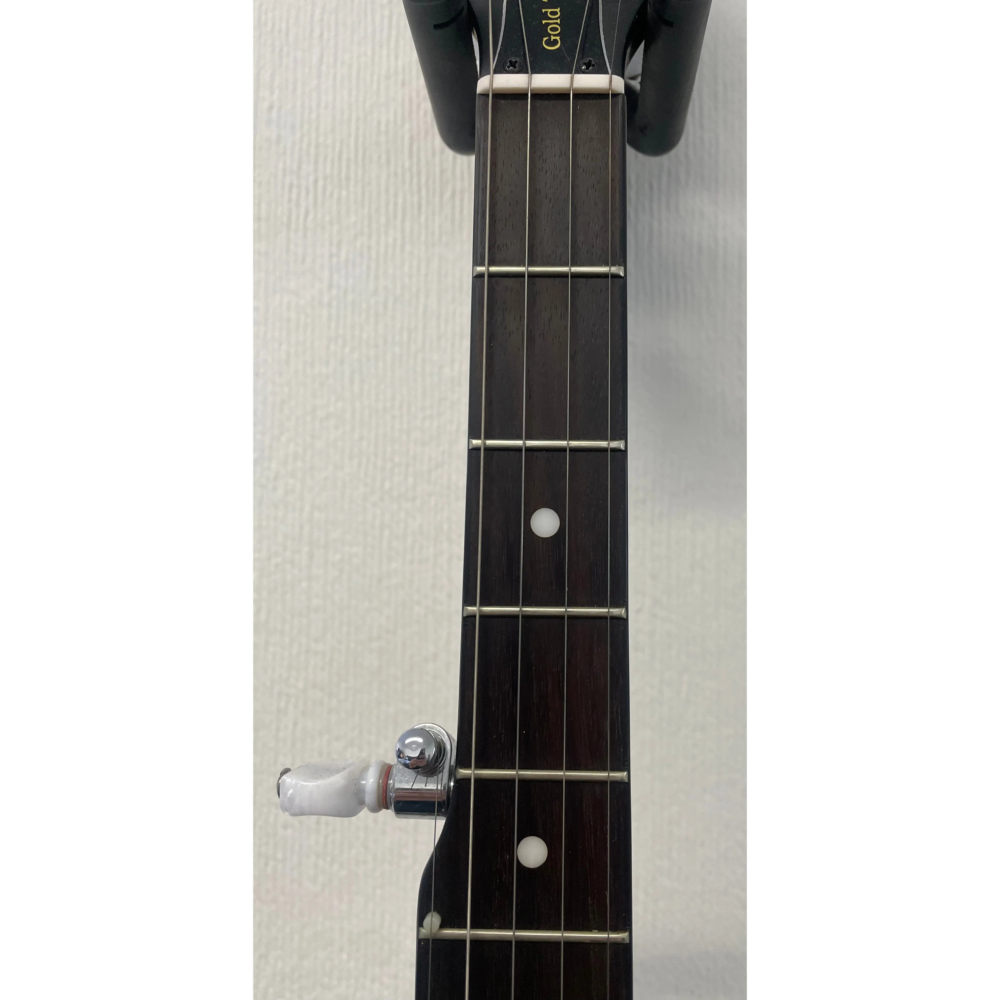 Gold Tone 5 String Closed Back Resonator Banjo with Hardcase and Strap Pre-Owned