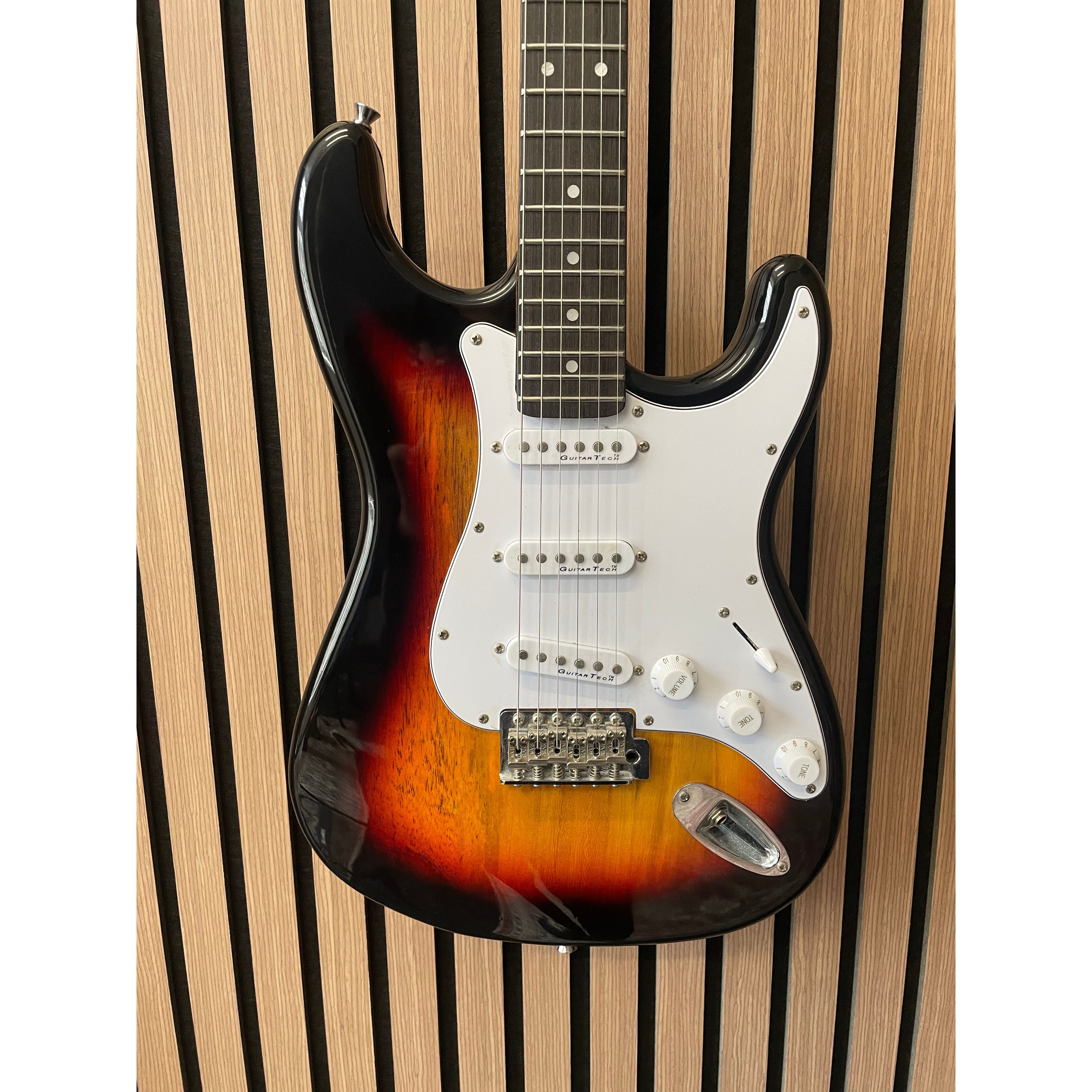 Encore Blaster Strat-Style Electric Guitar in Sunburst with Gigbag Pre-Owned