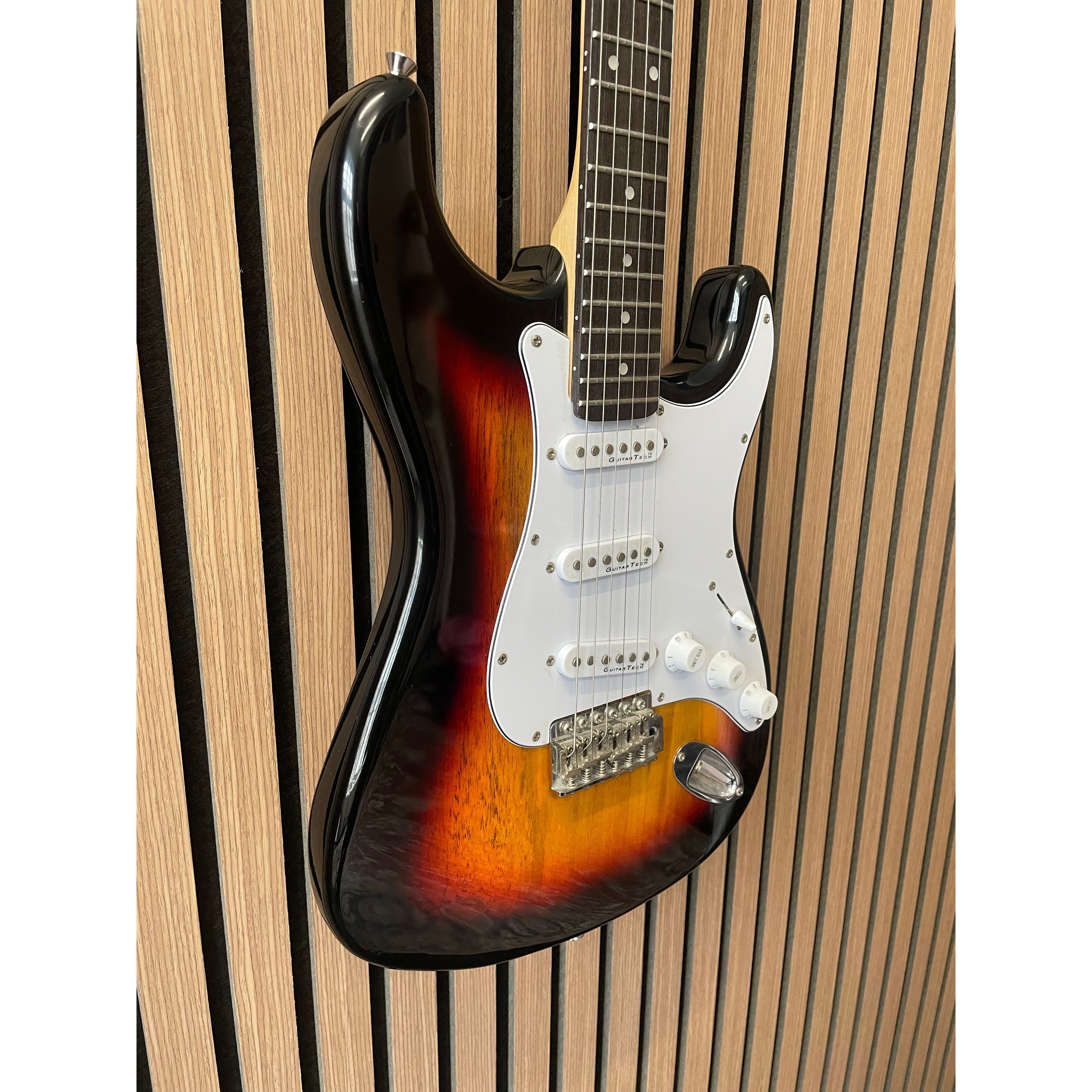 Encore Blaster Strat-Style Electric Guitar in Sunburst with Gigbag Pre-Owned