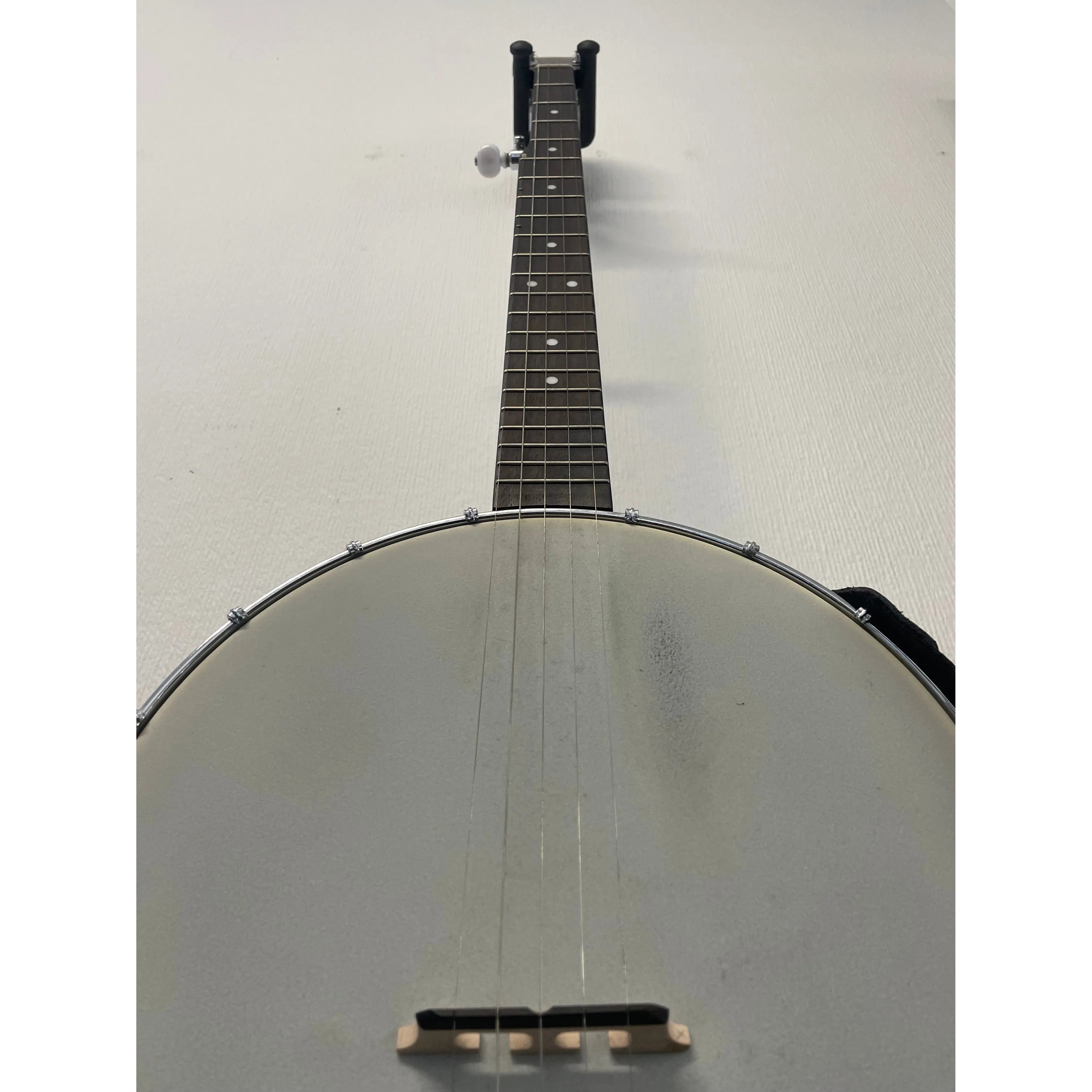Gold Tone 5 String Closed Back Resonator Banjo with Hardcase and Strap Pre-Owned