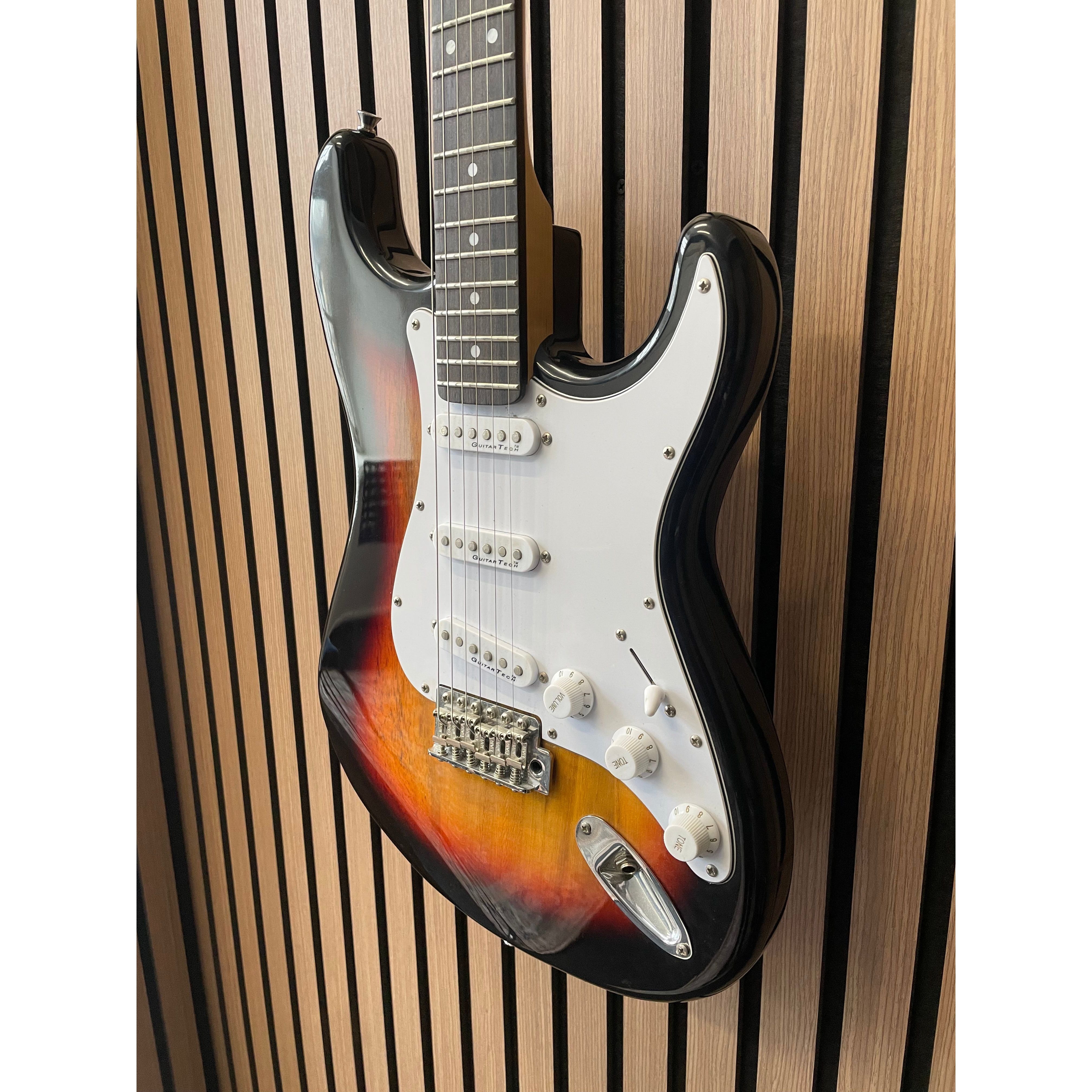 Encore Blaster Strat-Style Electric Guitar in Sunburst with Gigbag Pre-Owned