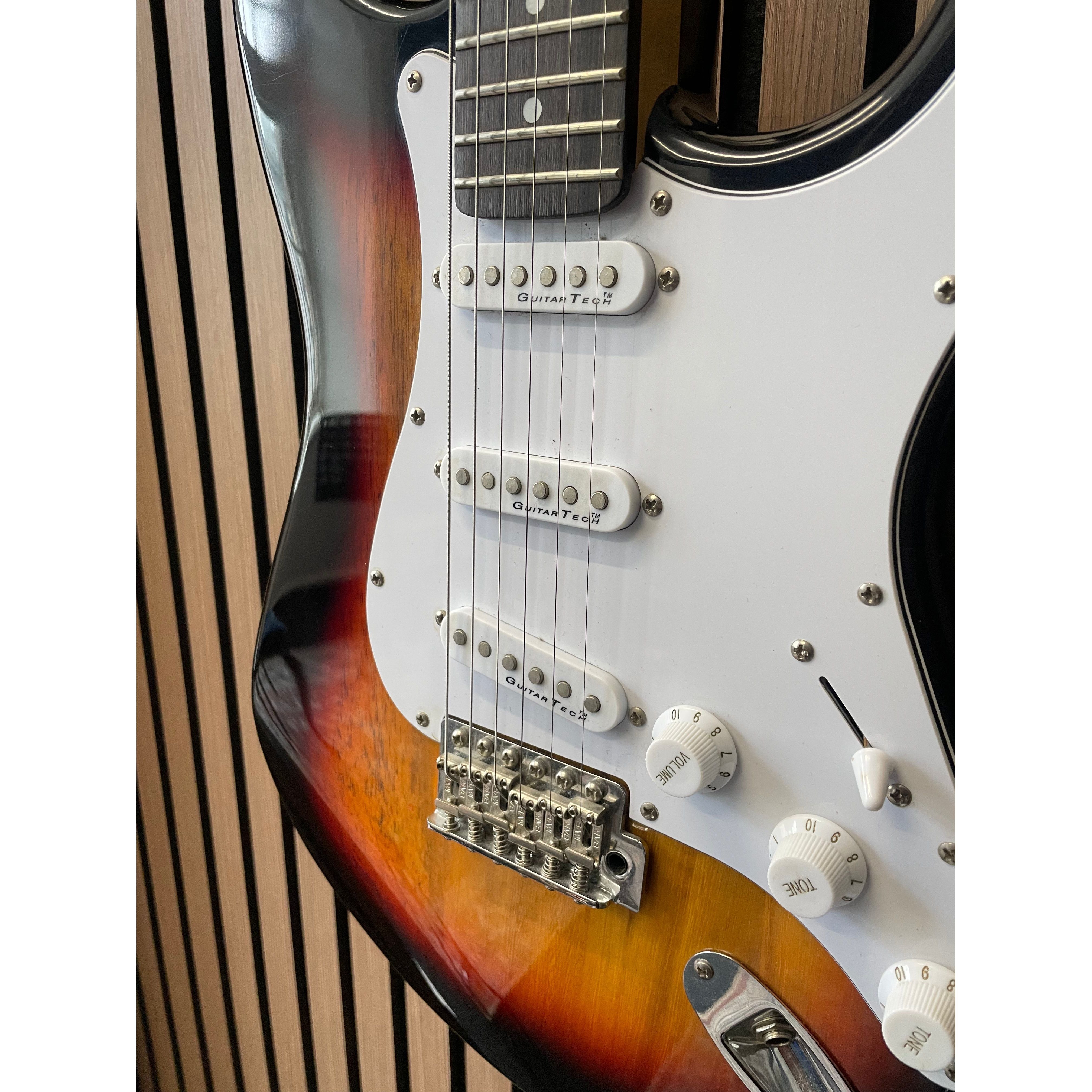 Encore Blaster Strat-Style Electric Guitar in Sunburst with Gigbag Pre-Owned
