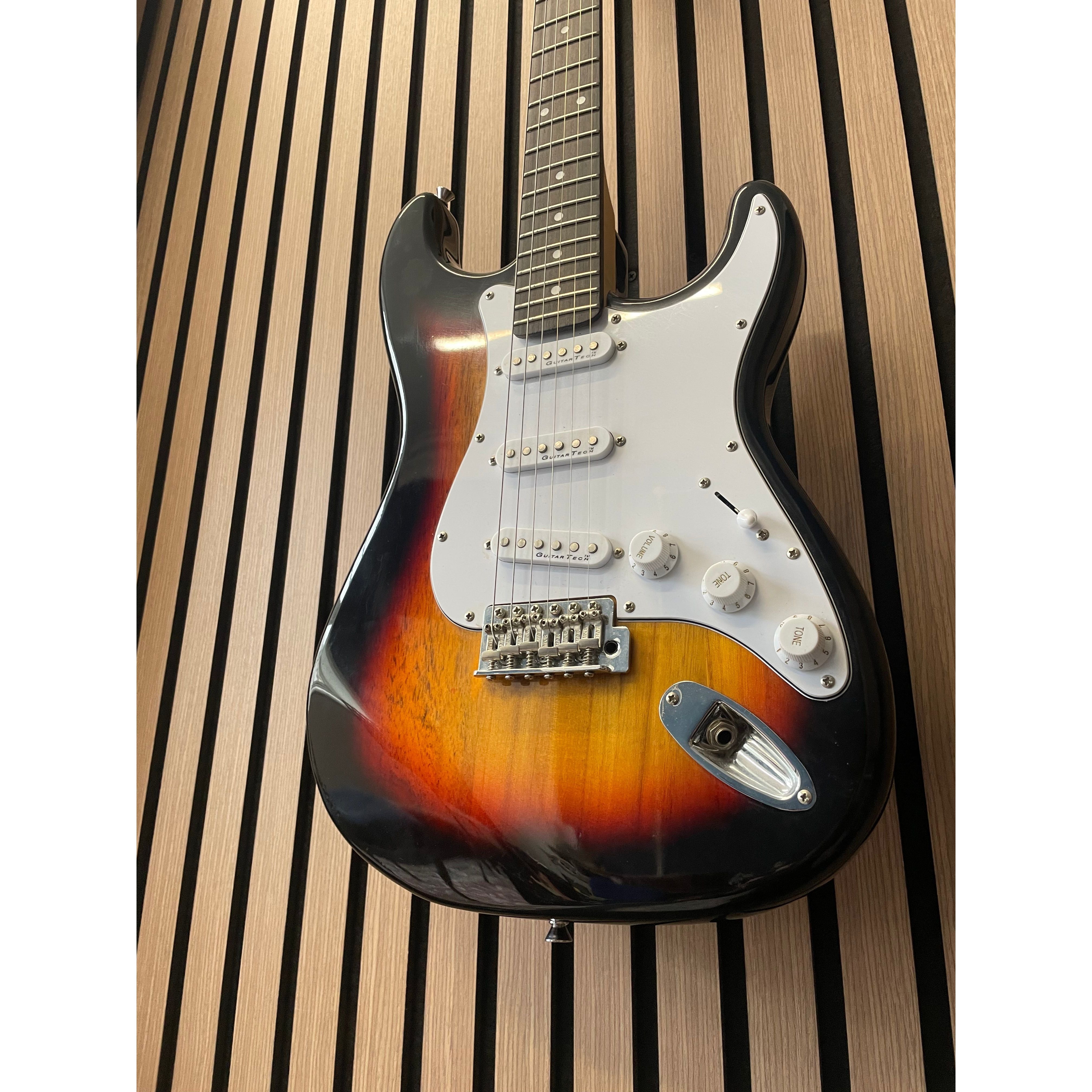 Encore Blaster Strat-Style Electric Guitar in Sunburst with Gigbag Pre-Owned