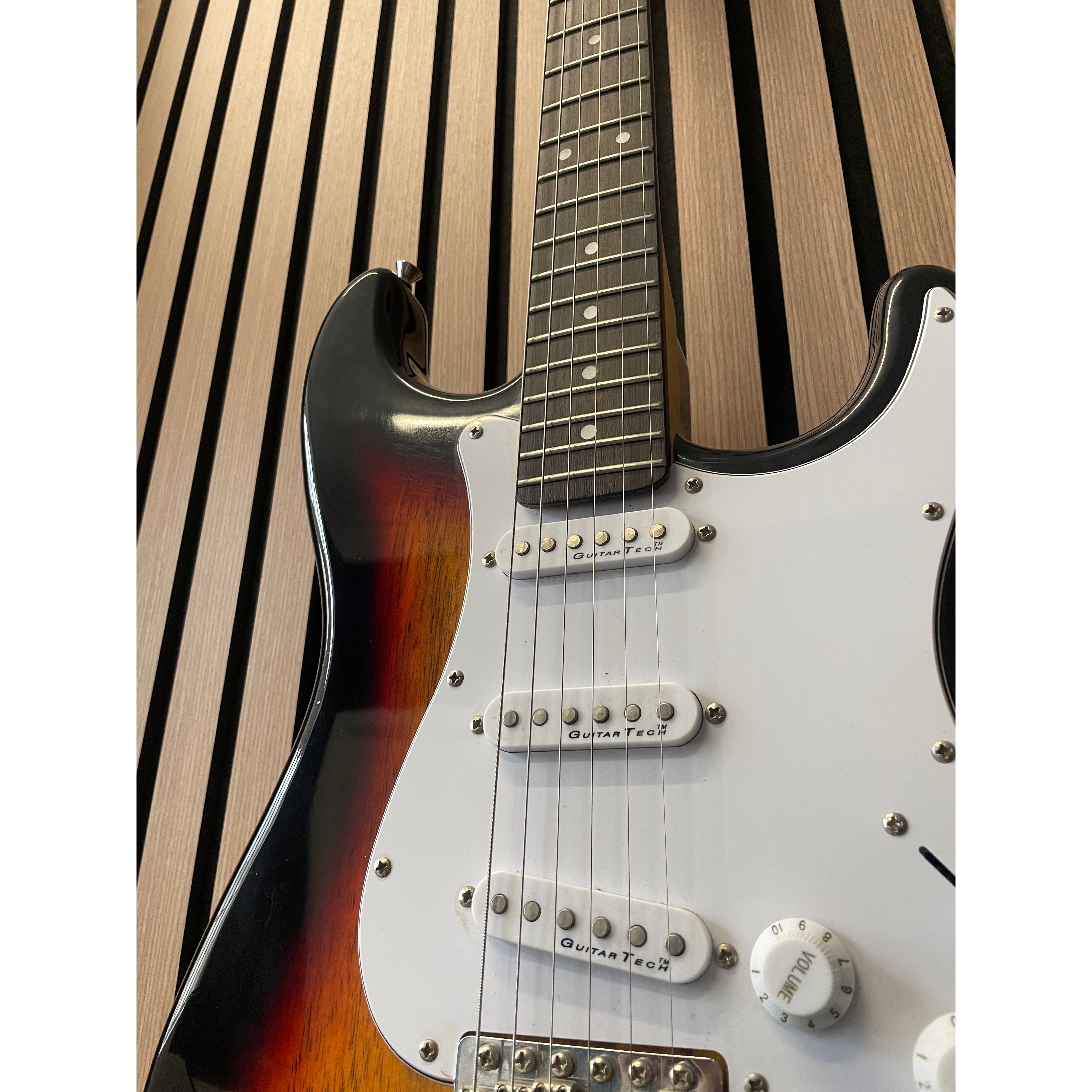 Encore Blaster Strat-Style Electric Guitar in Sunburst with Gigbag Pre-Owned