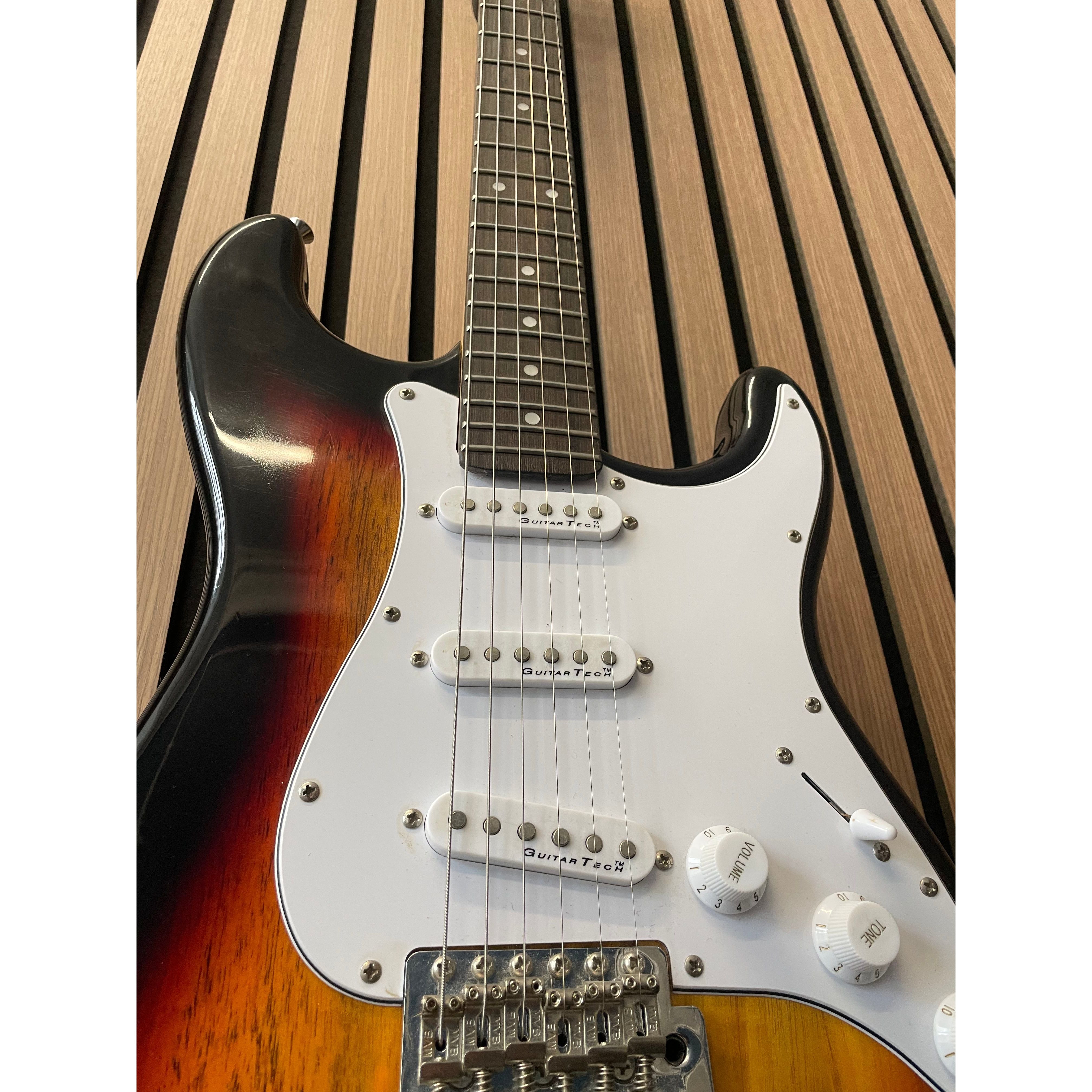 Encore Blaster Strat-Style Electric Guitar in Sunburst with Gigbag Pre-Owned