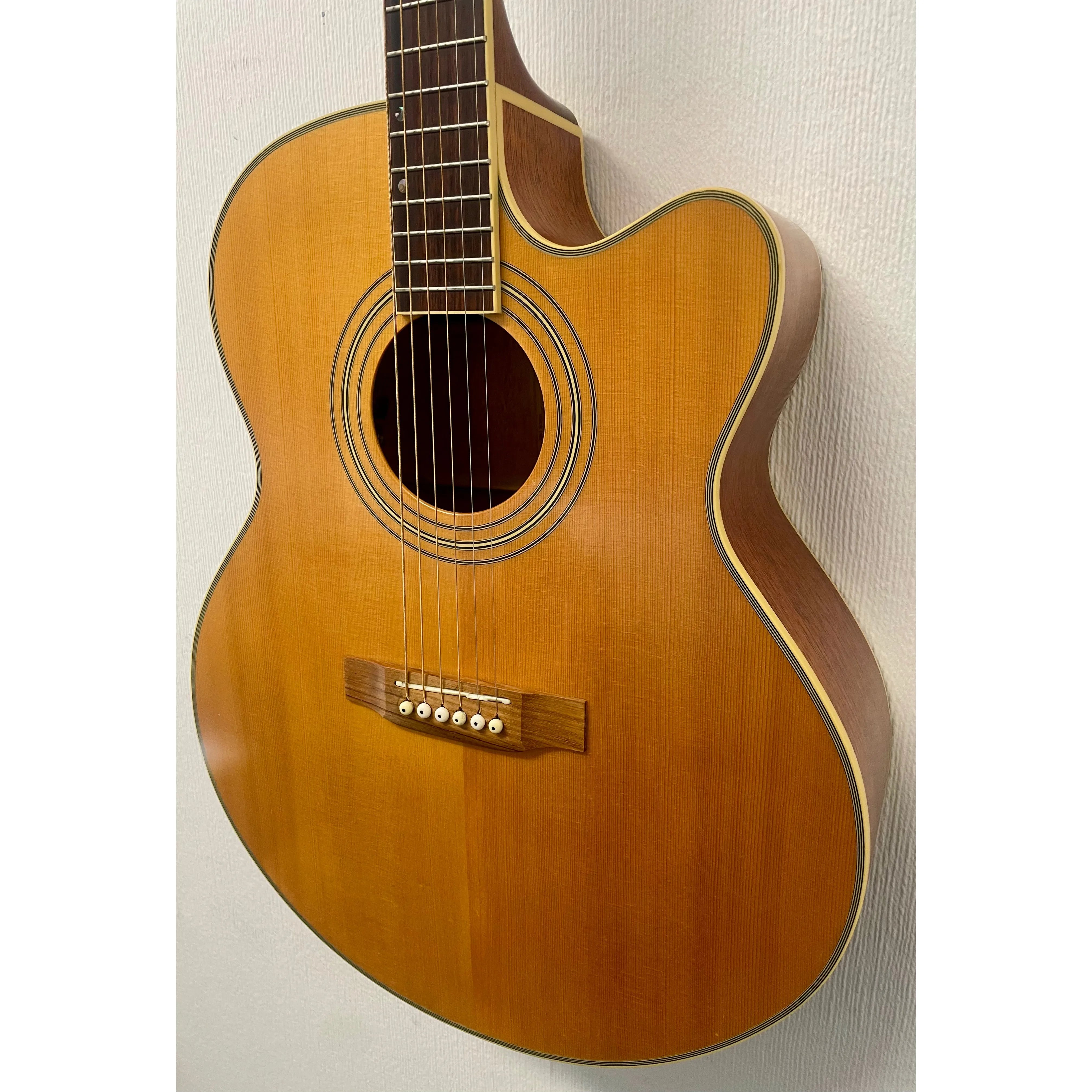 Tanglewood Electro Acoustic SJ 5X Electro Acoustic Guitar with Hardcase Pre-Owned