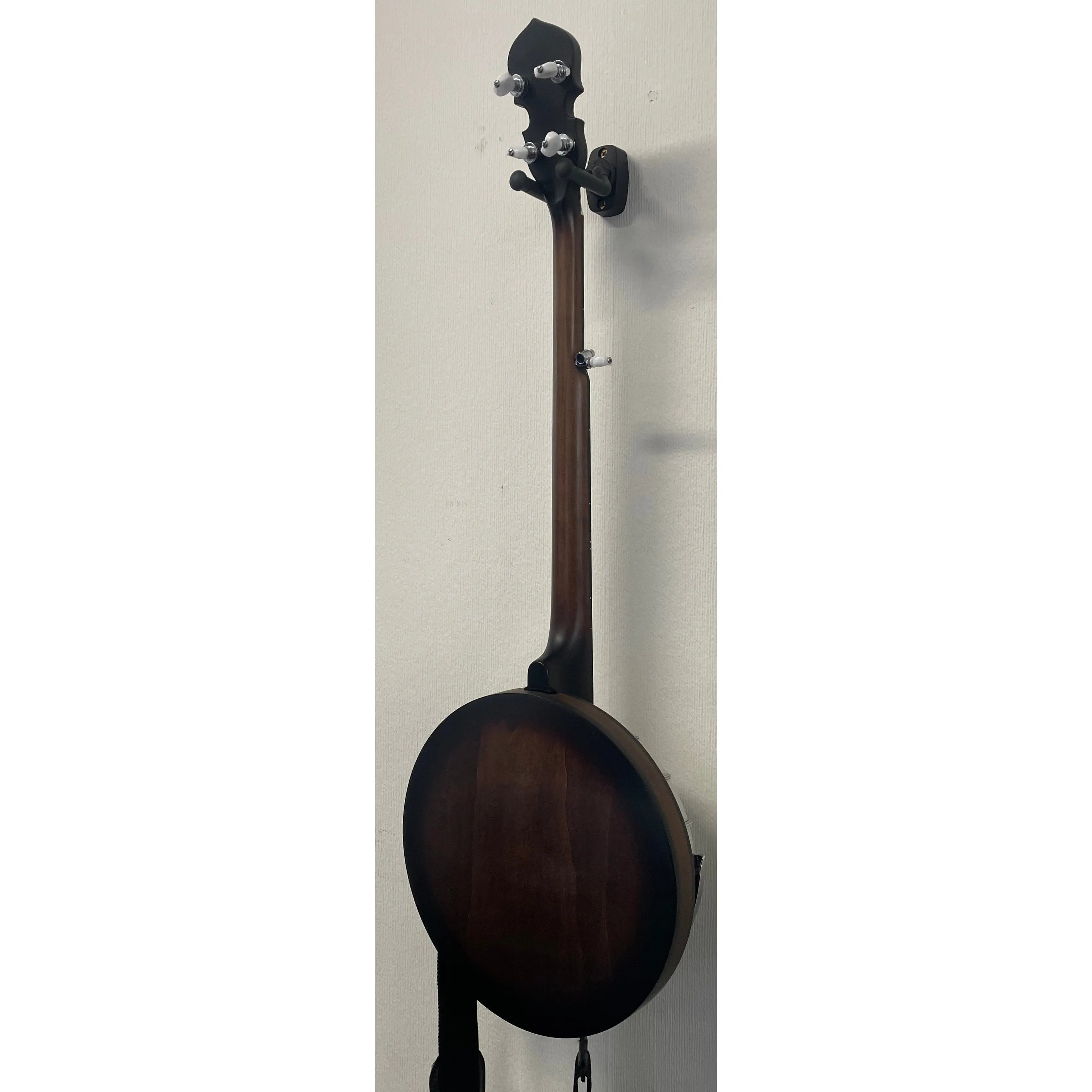 Gold Tone 5 String Closed Back Resonator Banjo with Hardcase and Strap Pre-Owned