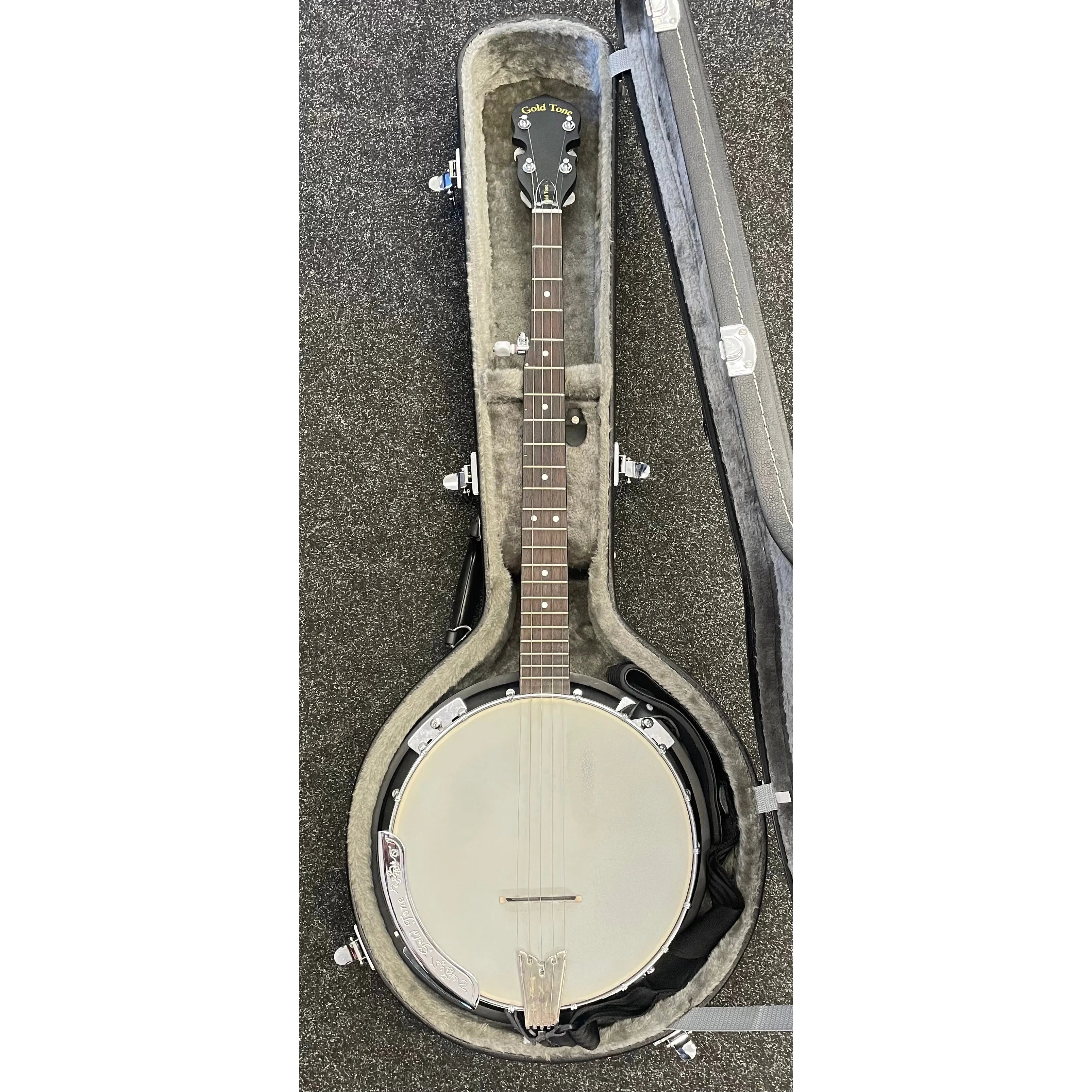 Gold Tone 5 String Closed Back Resonator Banjo with Hardcase and Strap Pre-Owned