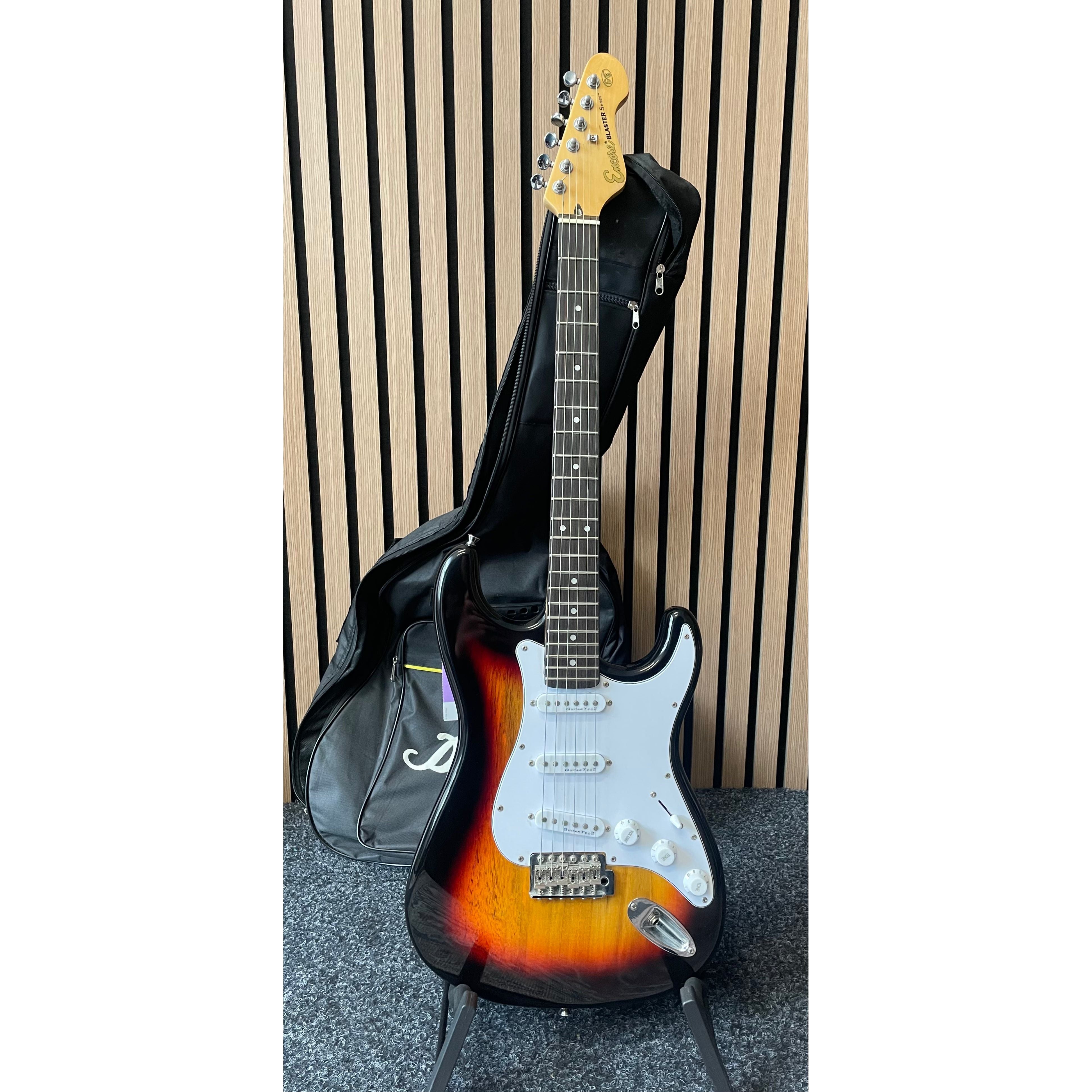 Encore Blaster Strat-Style Electric Guitar in Sunburst with Gigbag Pre-Owned