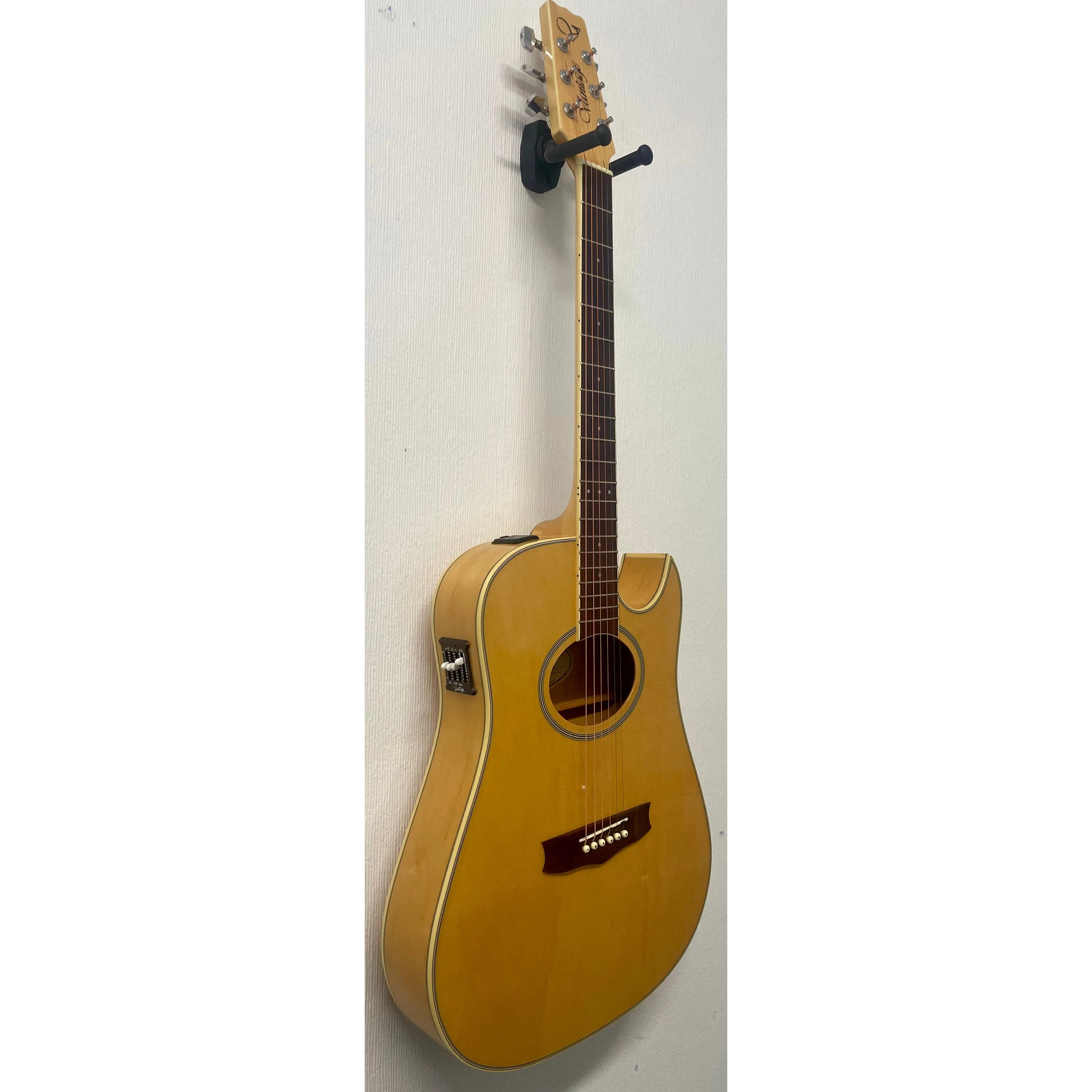 Vantage VS40CEM Electro-Acoustic Guitar with Hardcase Pre-Owned