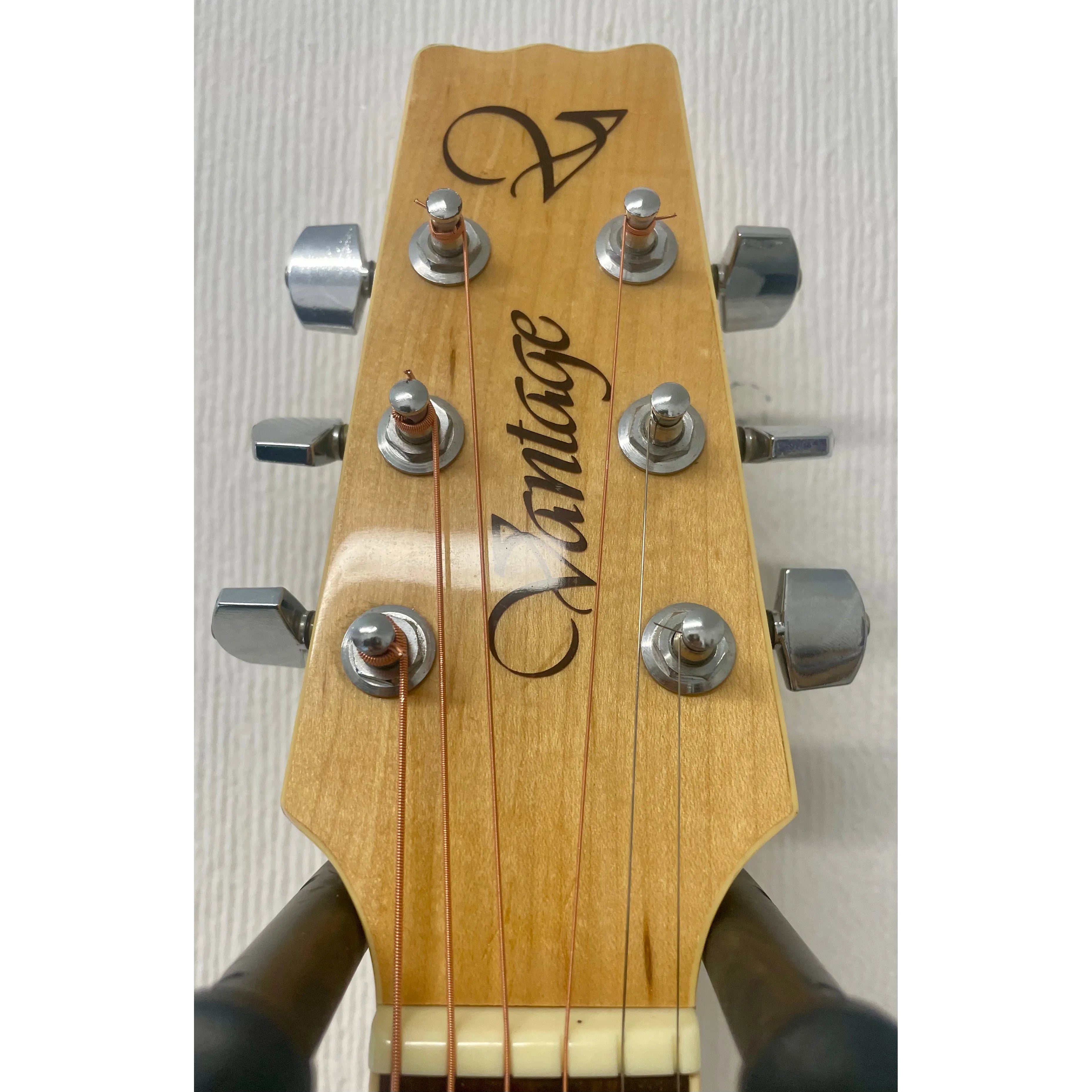 Vantage VS40CEM Electro-Acoustic Guitar with Hardcase Pre-Owned