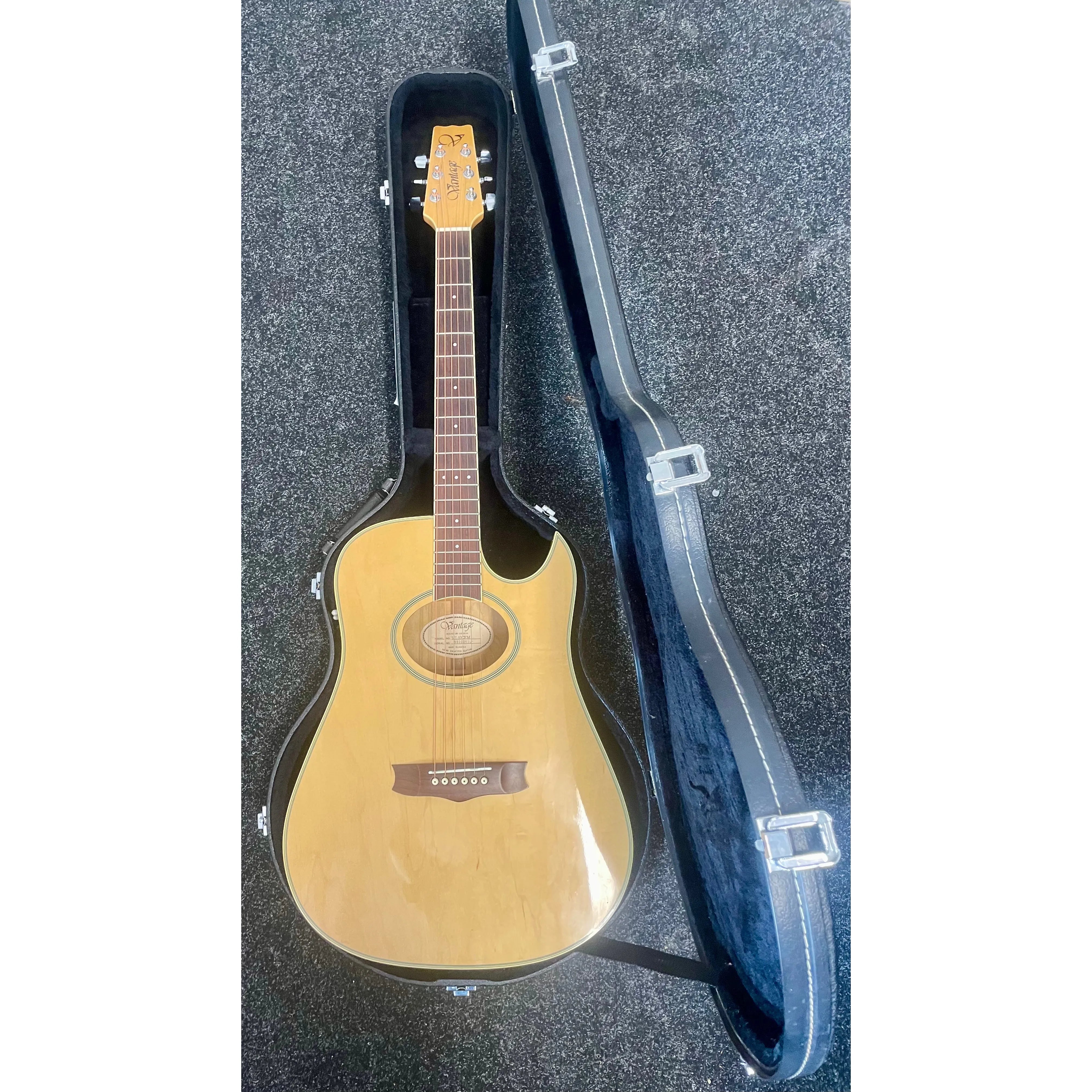 Vantage VS40CEM Electro-Acoustic Guitar with Hardcase Pre-Owned