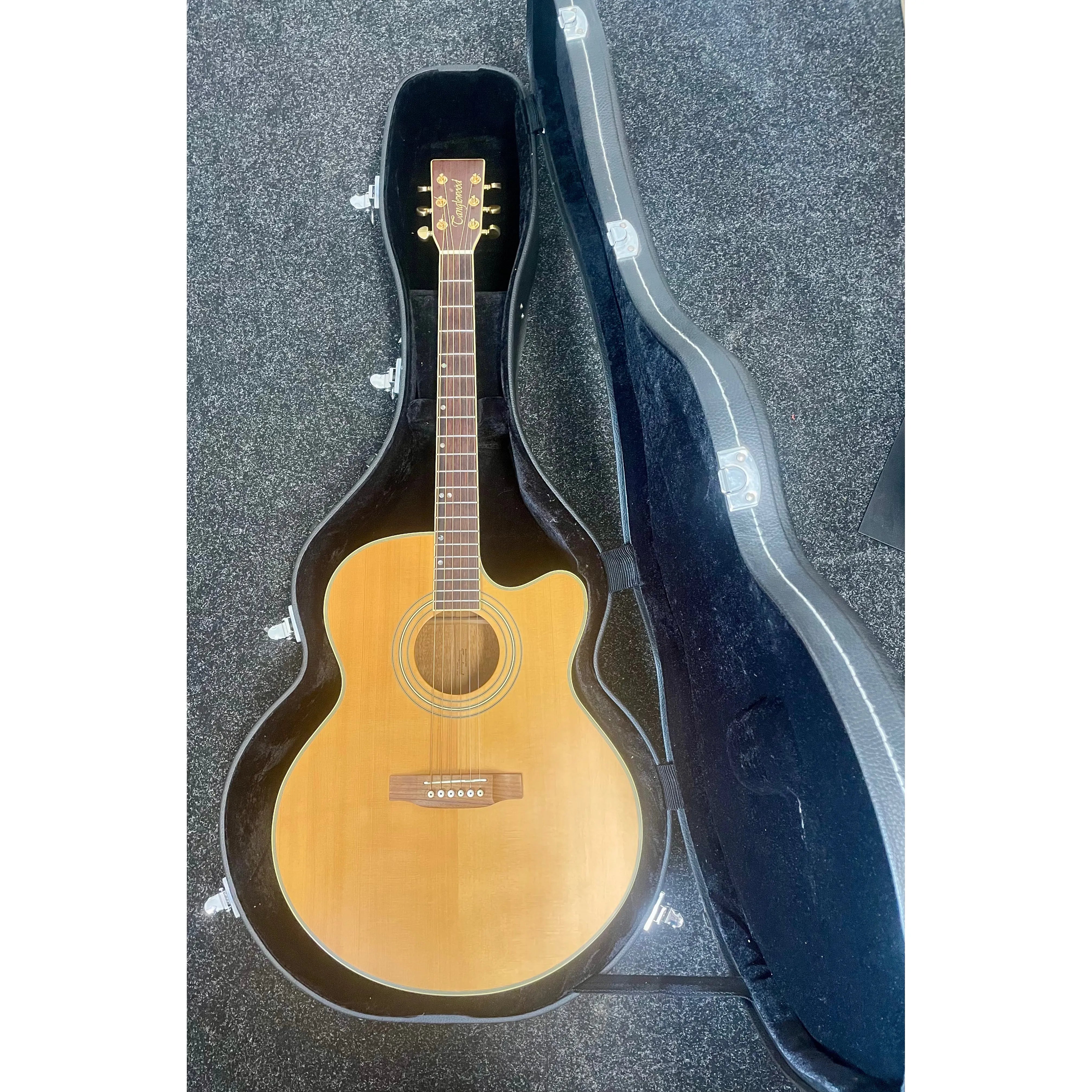 Tanglewood Electro Acoustic SJ 5X Electro Acoustic Guitar with Hardcase Pre-Owned