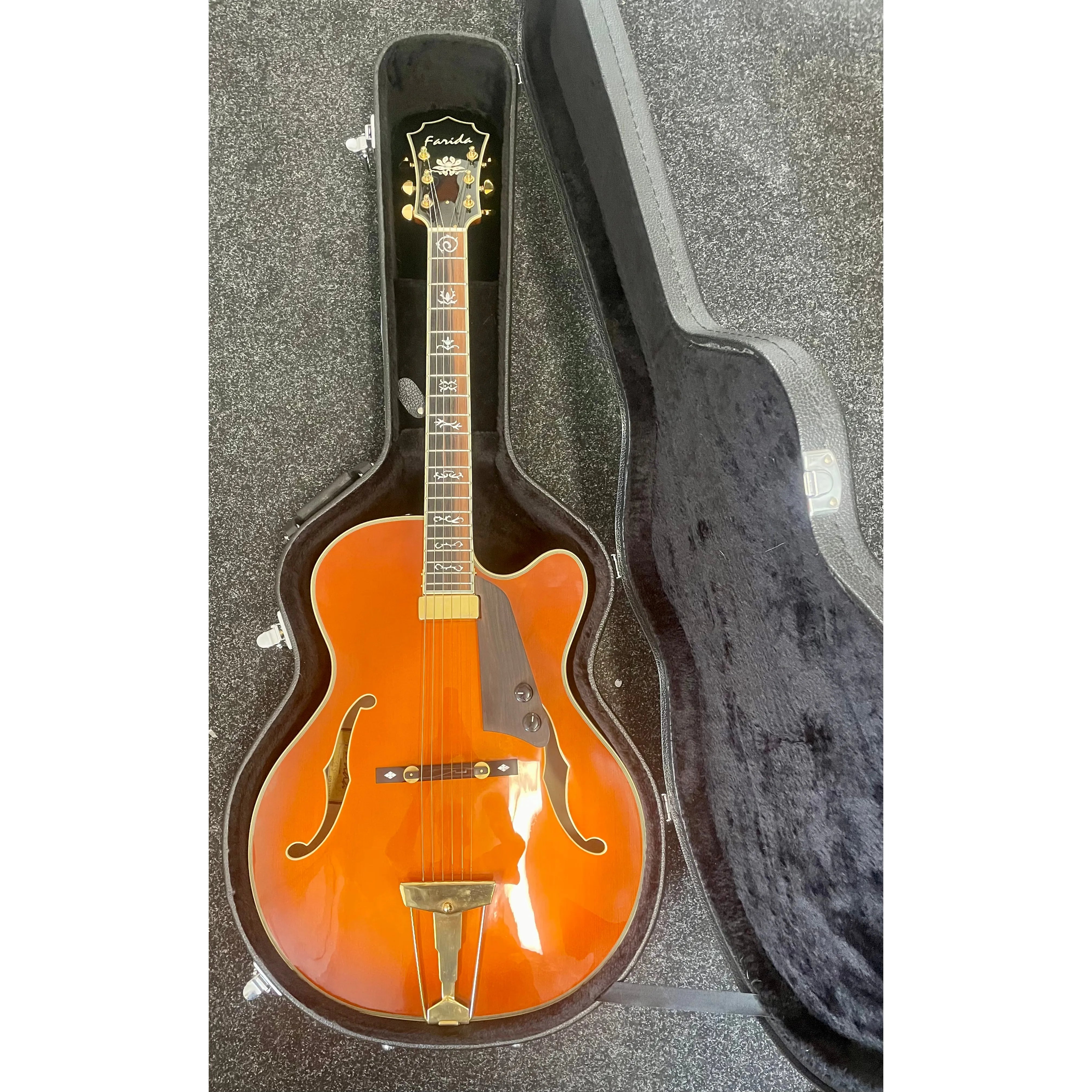 Farida FA-17-SP-FP Archtop Jazz Guitar in Orange with Hardcase Pre-Owned