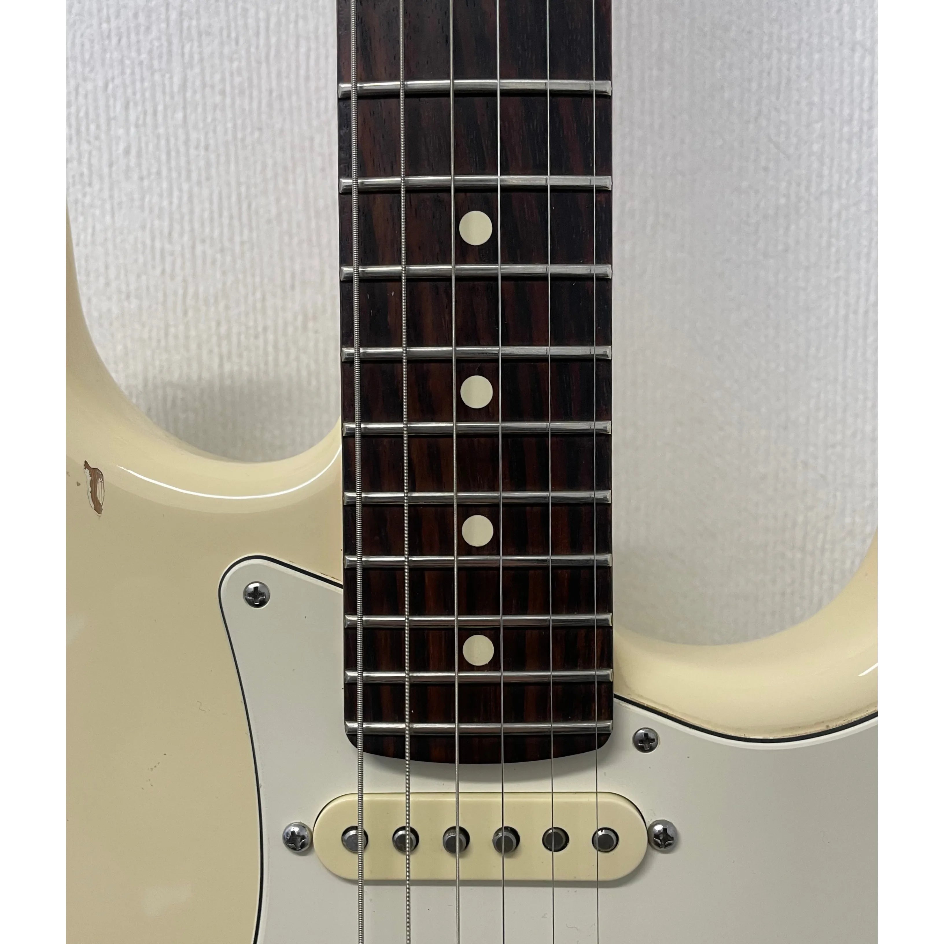 Fender American Standard Stratocaster in Olympic White with Hardcase Pre-Owned