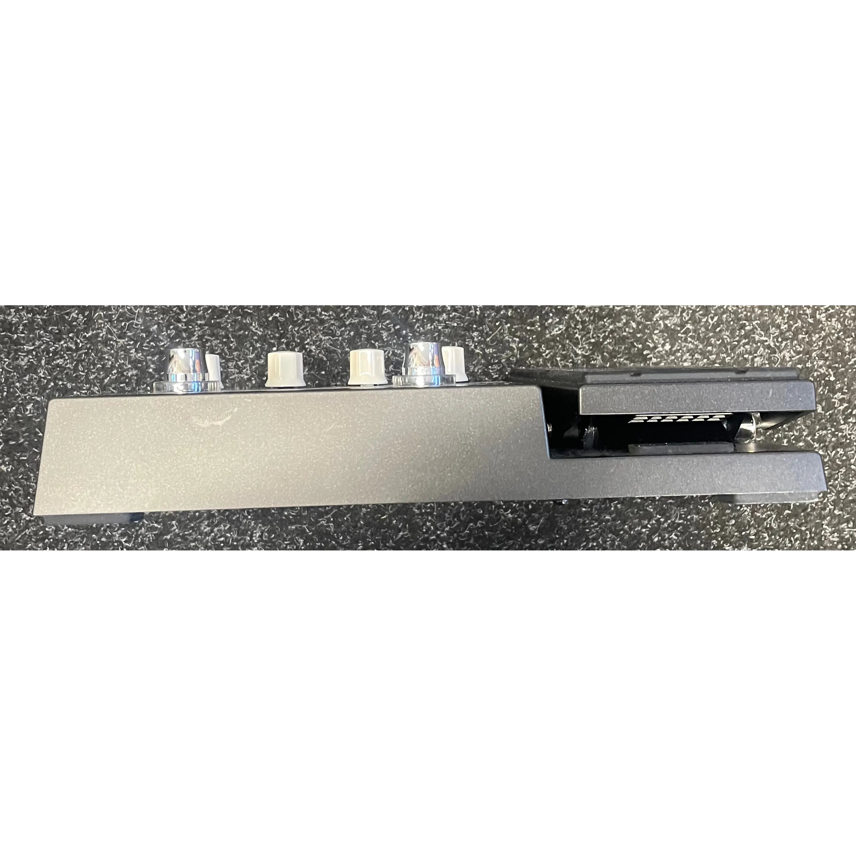 NUX MG300 Effects Pedal With Power Supply Pre-Owned