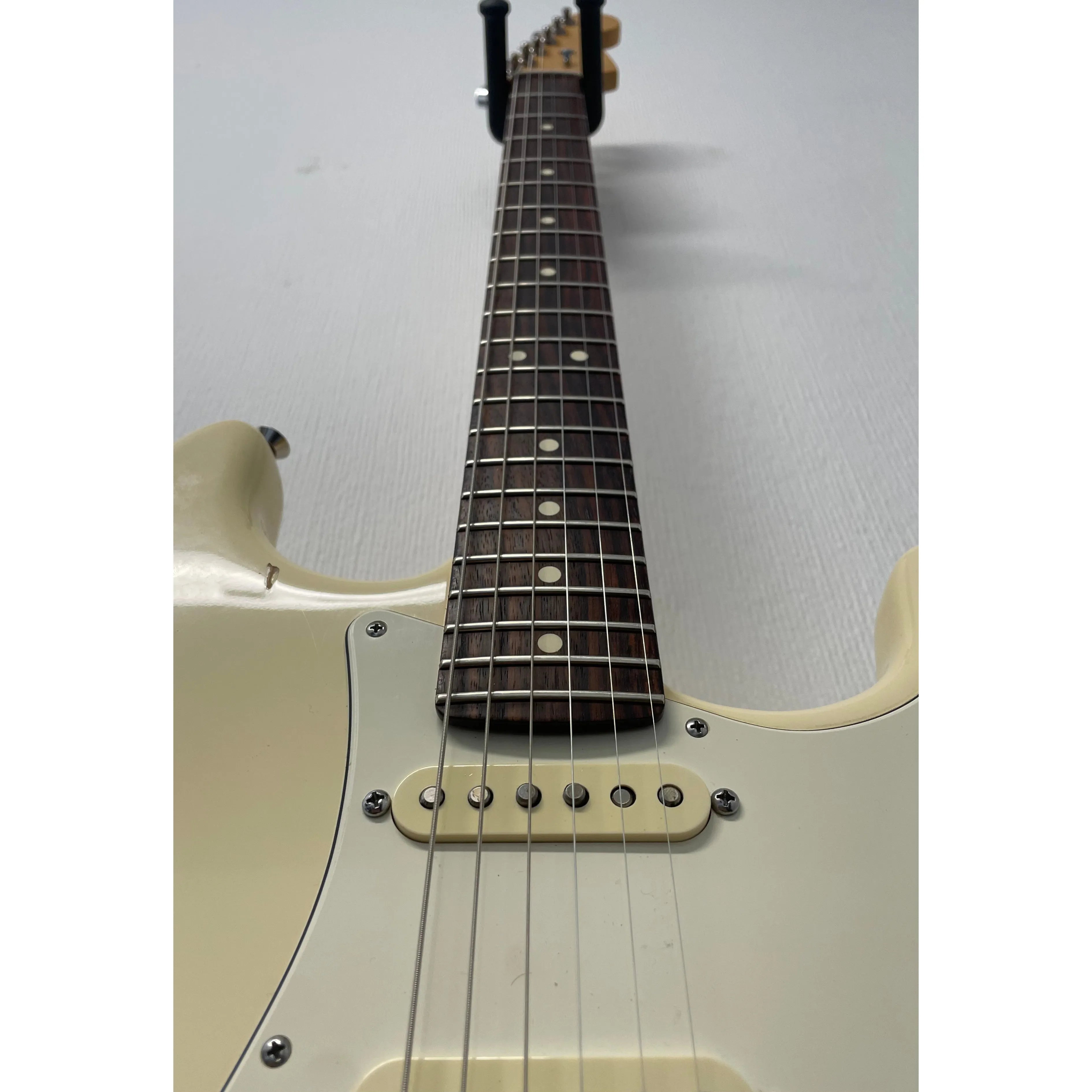 Fender American Standard Stratocaster in Olympic White with Hardcase Pre-Owned