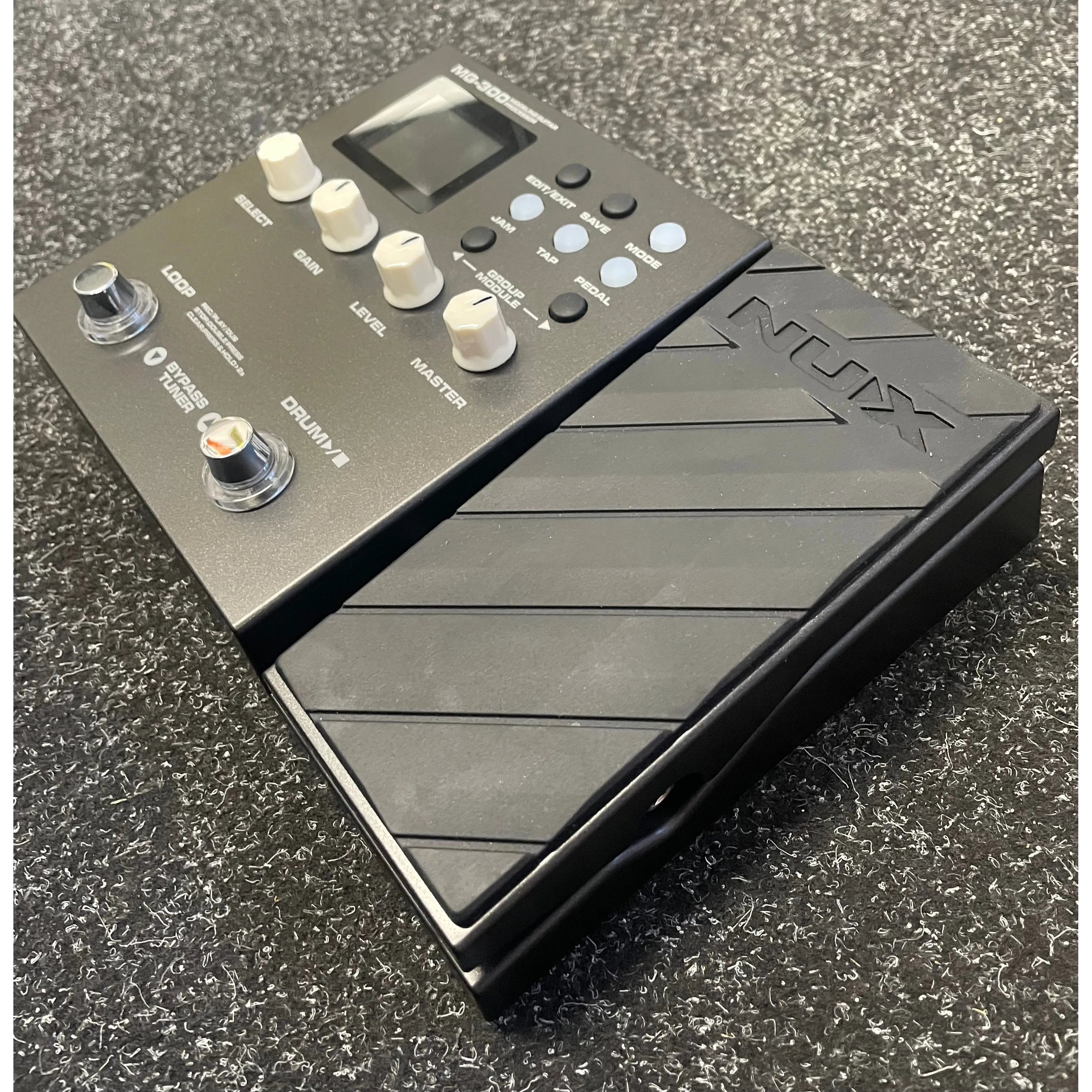 NUX MG300 Effects Pedal With Power Supply Pre-Owned