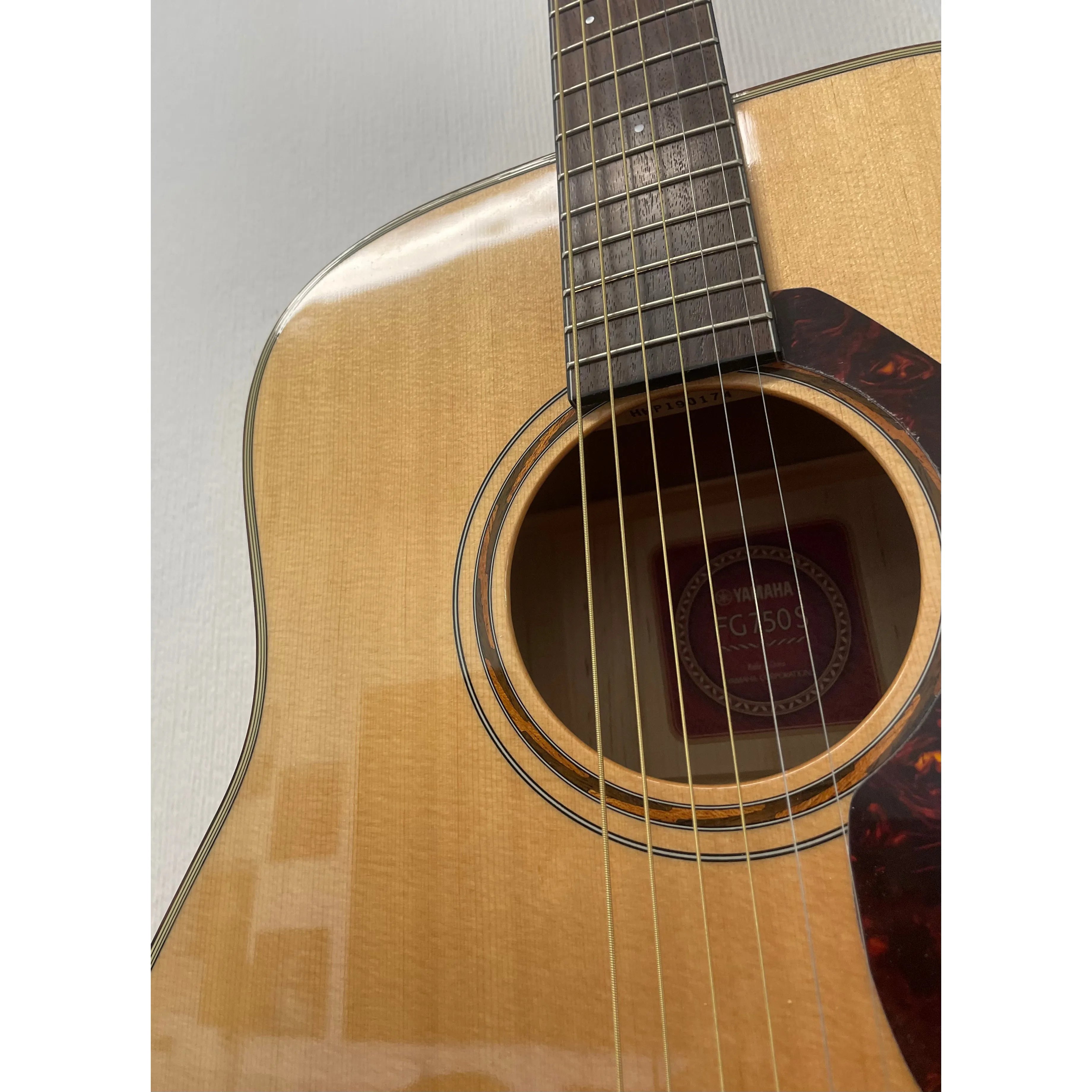 Yamaha FG750S Acoustic Guitar with Case Pre-Owned