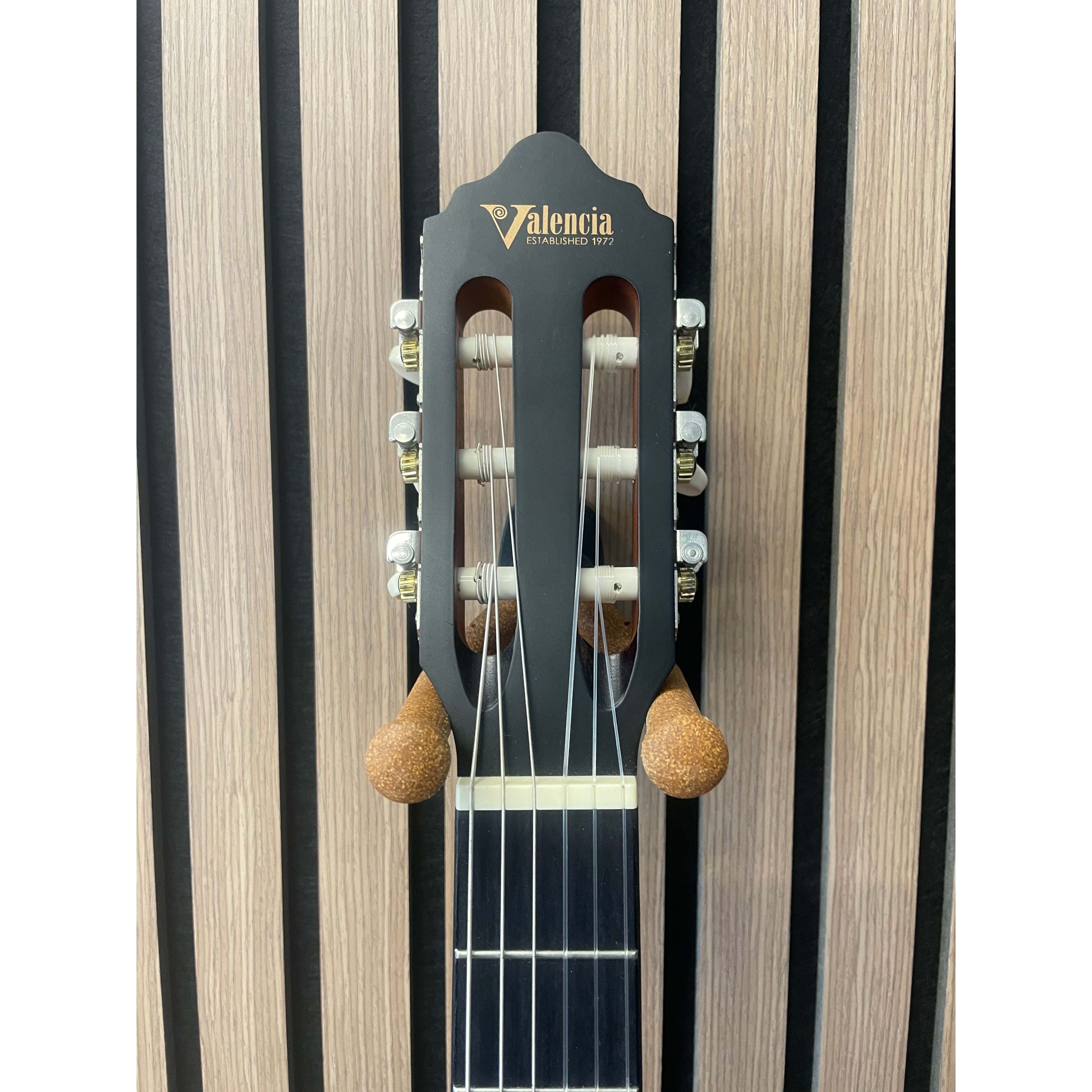 Valencia VC204 4/4 Natural Vintage Classical Acoustic Guitar Pre-Owned