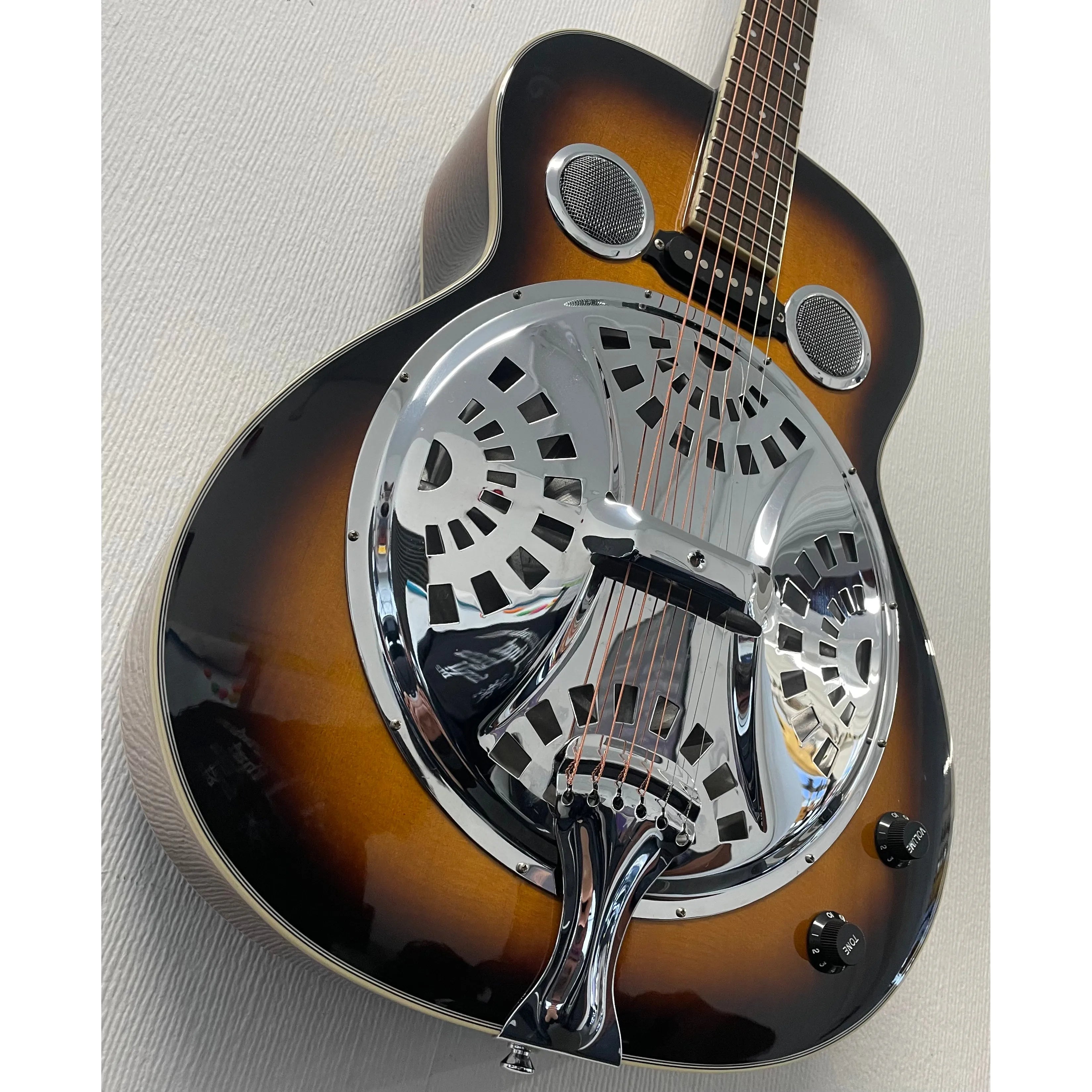 Ozark Electro Acoustic Resonator Guitar with Hardcase in Sunburst Pre-Owned