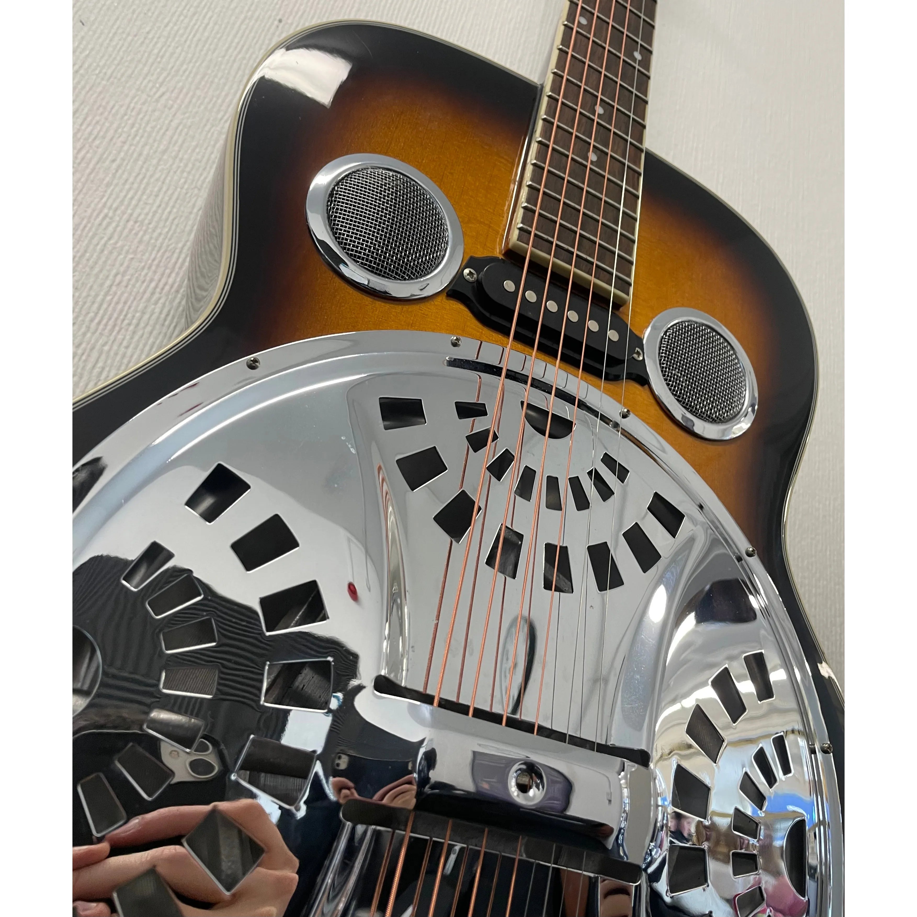Ozark Electro Acoustic Resonator Guitar with Hardcase in Sunburst Pre-Owned