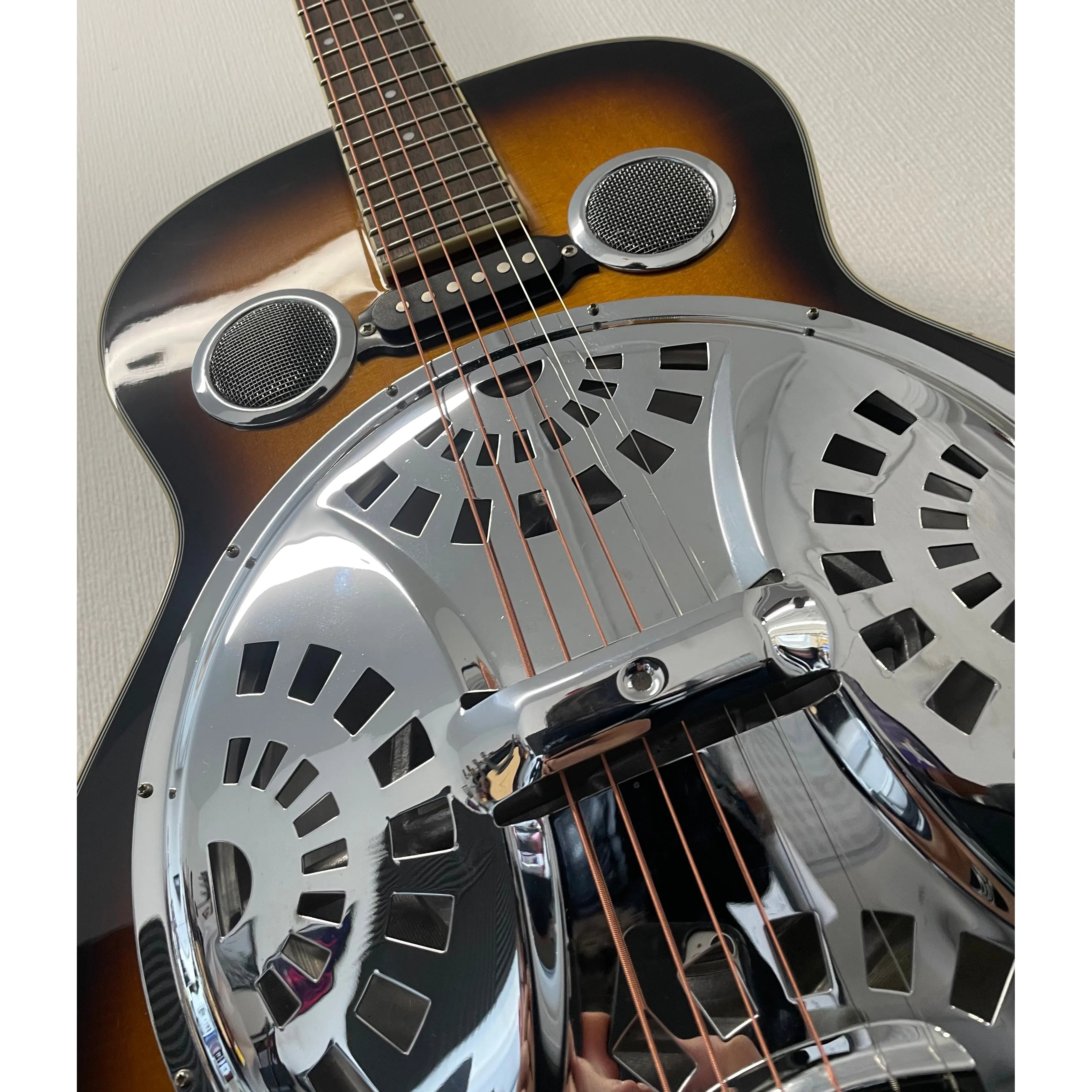 Ozark Electro Acoustic Resonator Guitar with Hardcase in Sunburst Pre-Owned