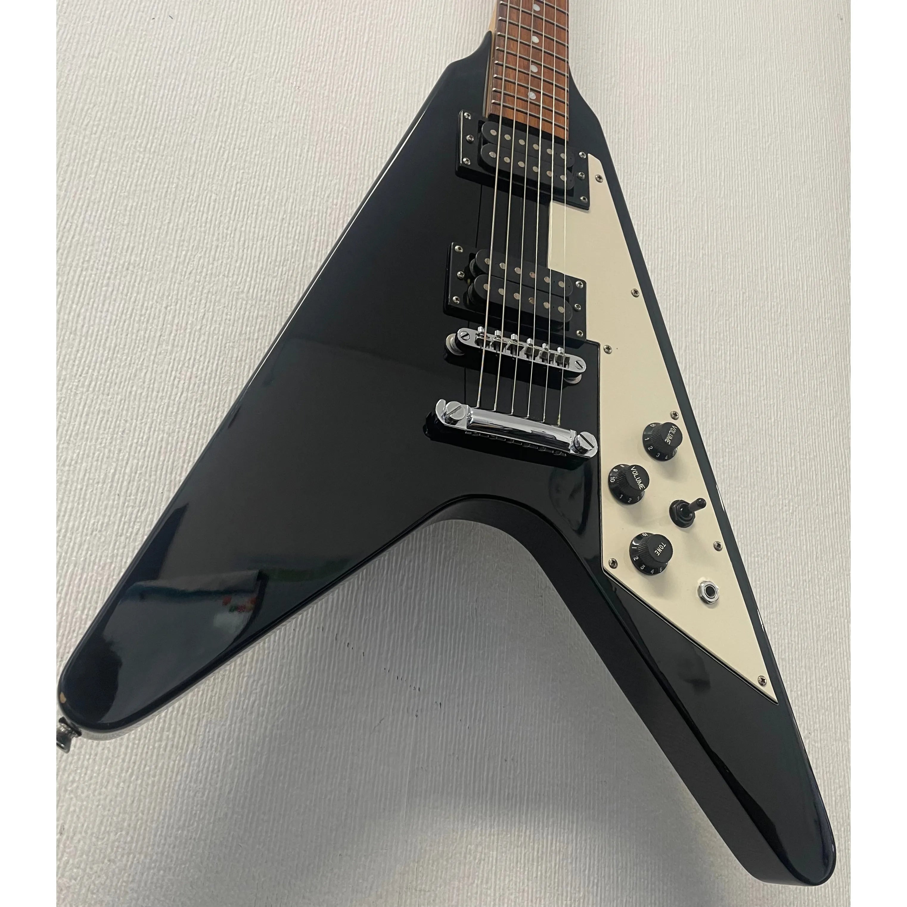 Stagg Flying V Style Electric Guitar in Black Pre-Owned