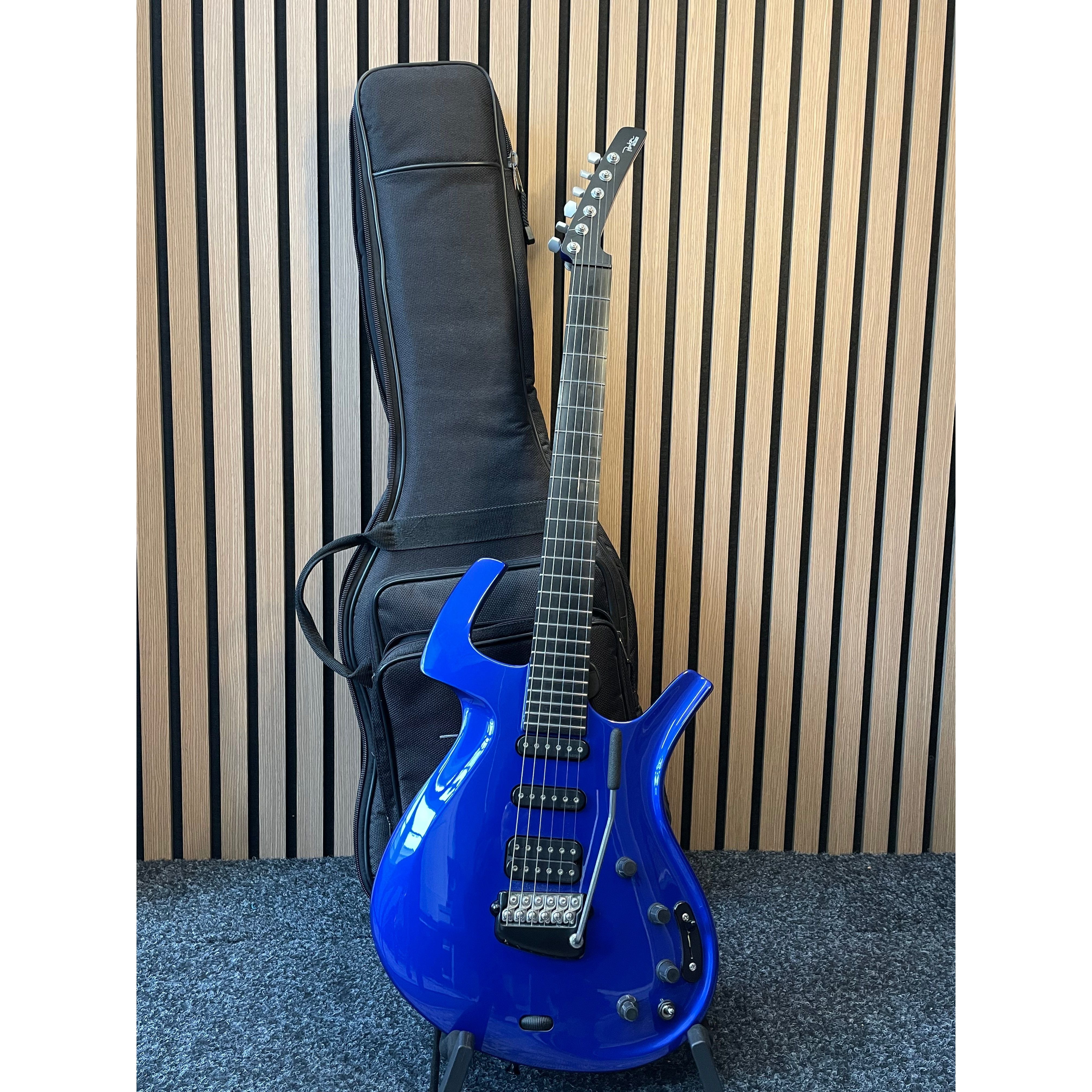 Parker Fly Deluxe (Refined) in Majik Blue in Original Padded Gigbag Pre-Owned