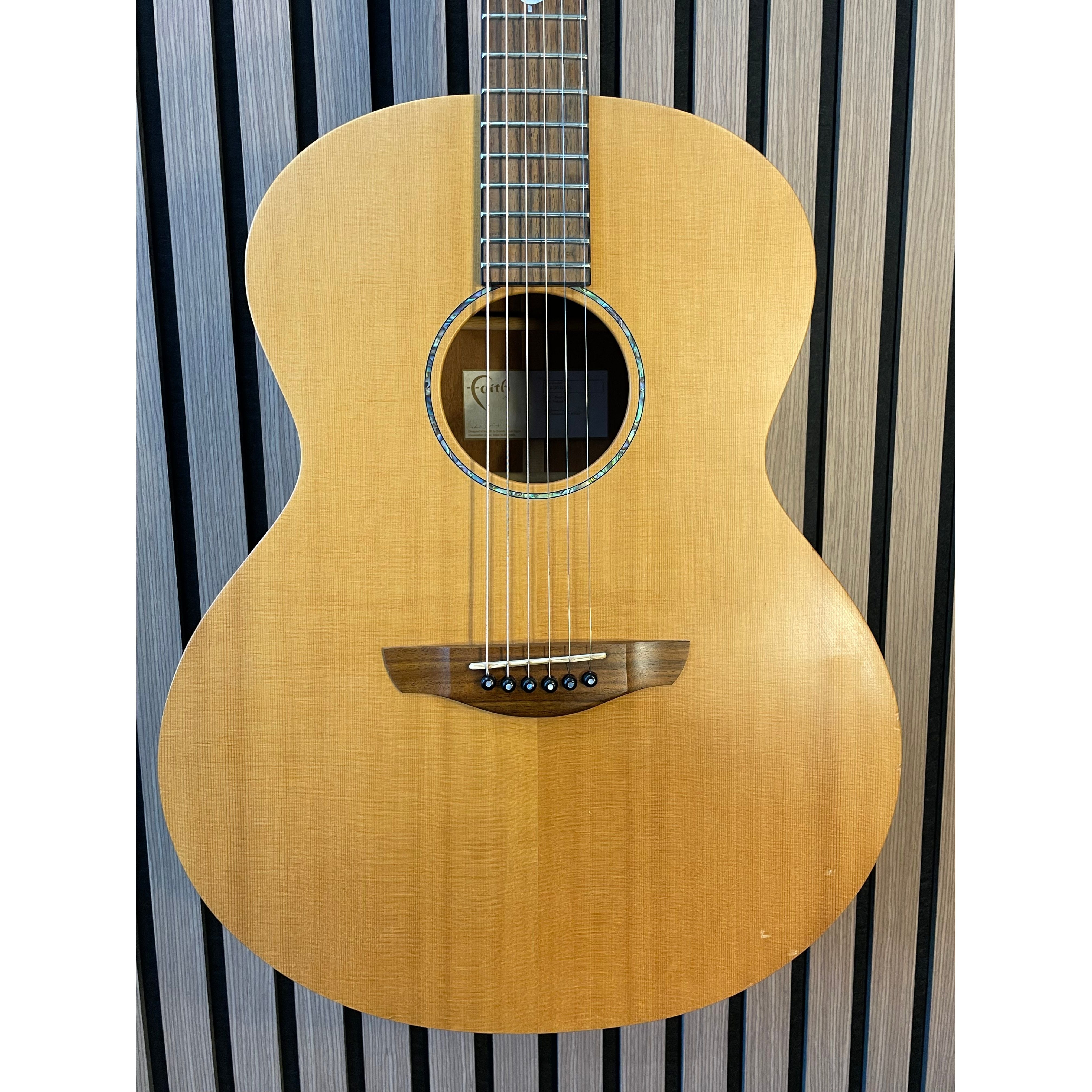 Faith Naked Series Neptune Acoustic Guitar Solid Spruce top Solid Mahogany Back & Sides with Gigbag Pre-Owned