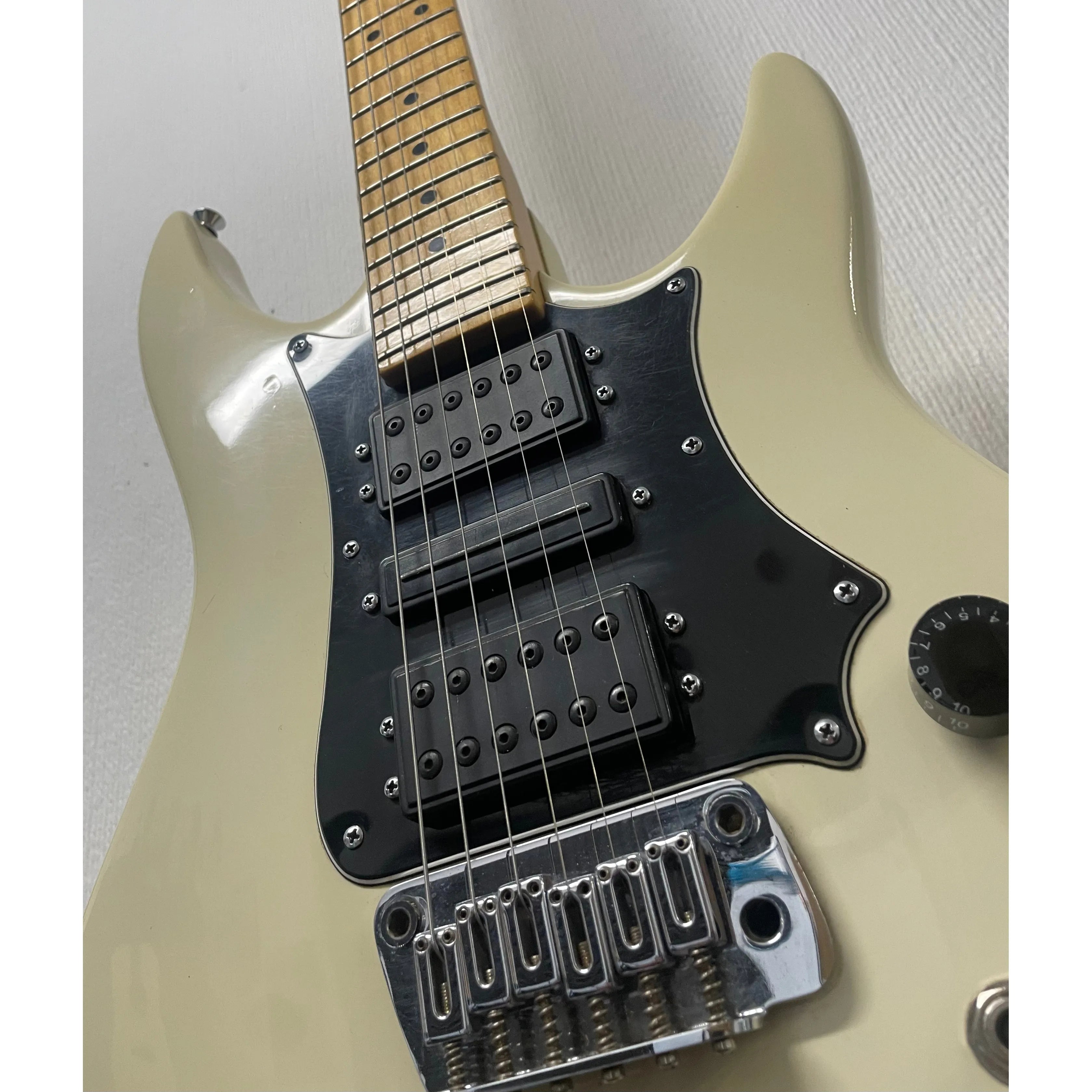 Peavey Horizon II 1983-1986 USA Electric Guitar in White Pre-Owned