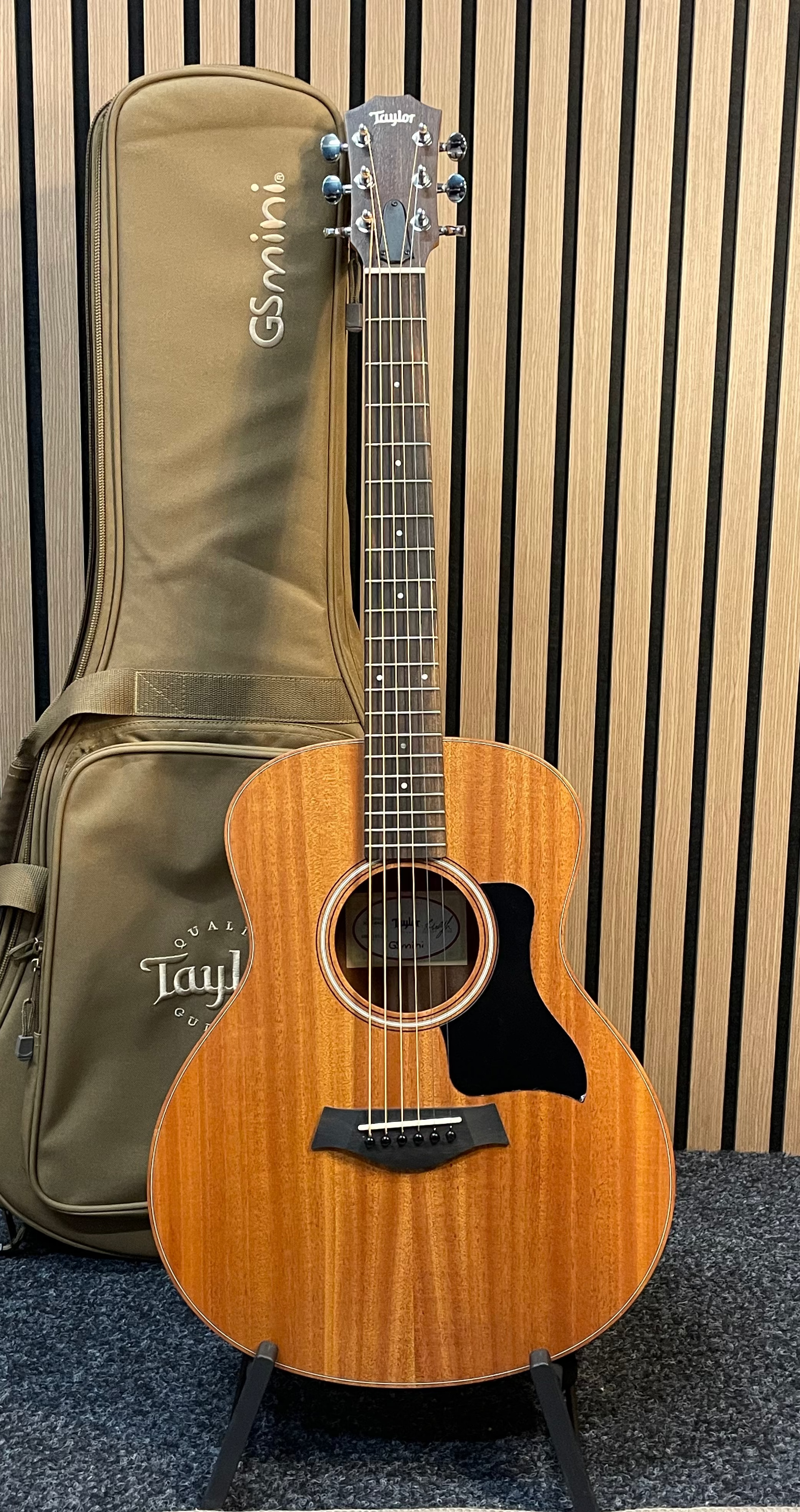 Taylor GS Mini Mahogany in Natural Satin Finish with Gigbag Pre-Owned