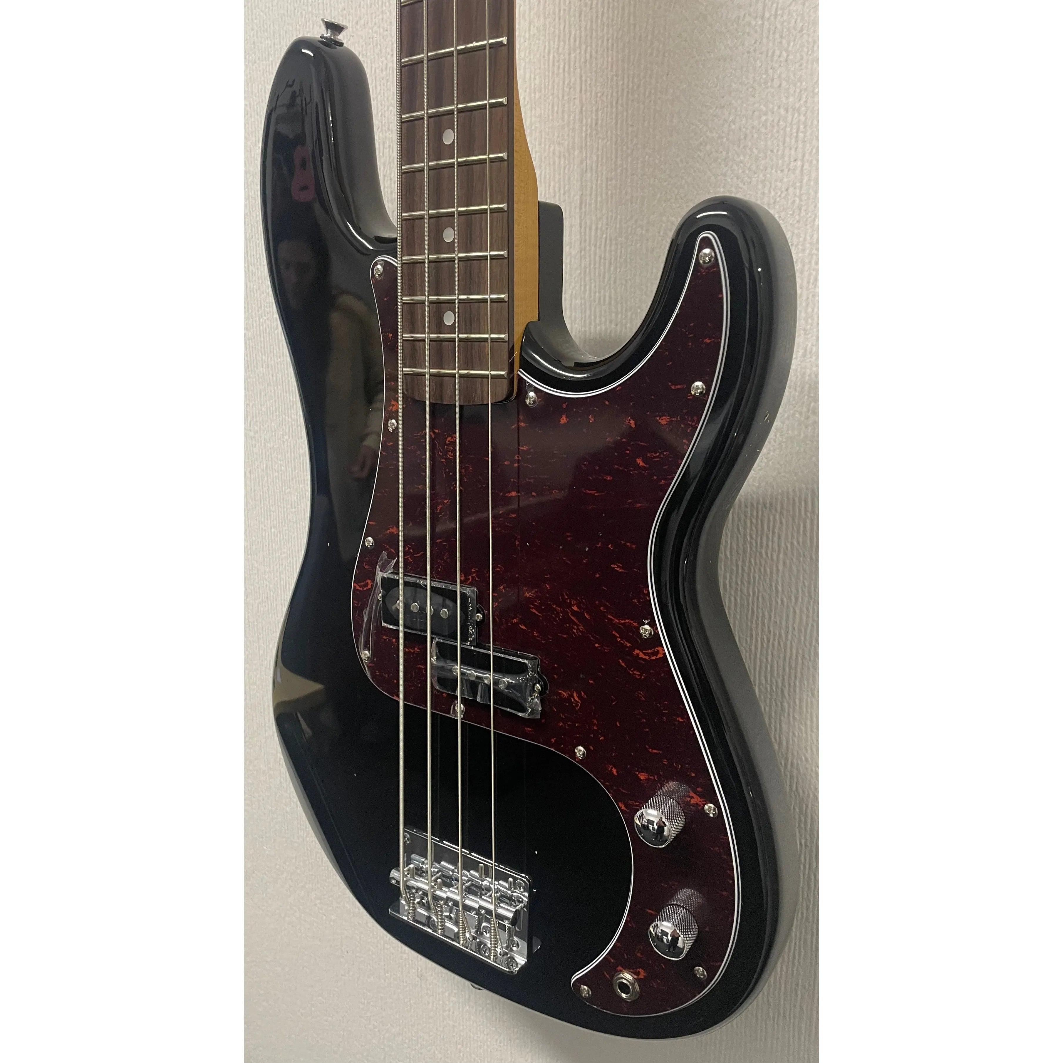 SX Bass Guitar PB Style in Black with Gigbag
