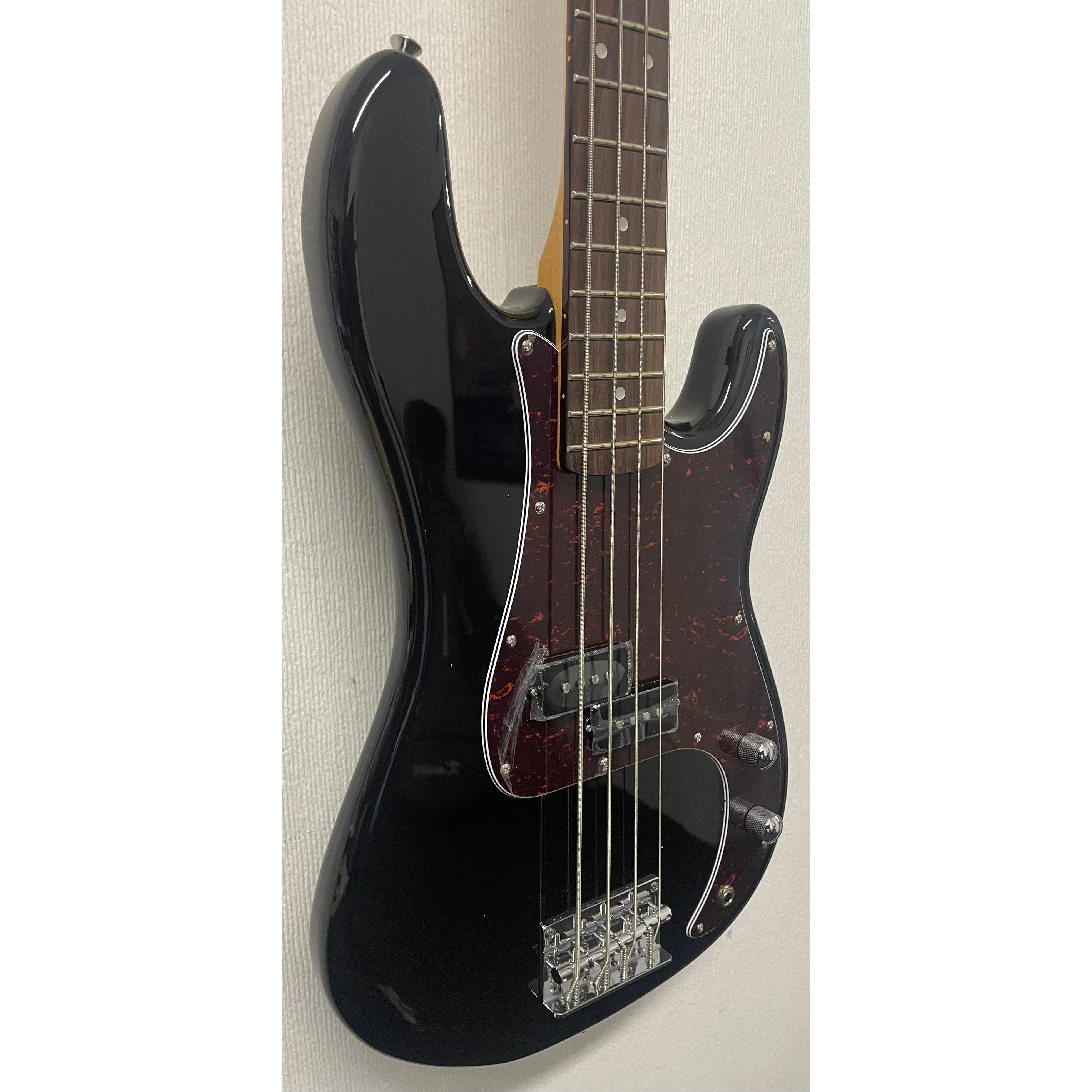 SX Bass Guitar PB Style in Black with Gigbag