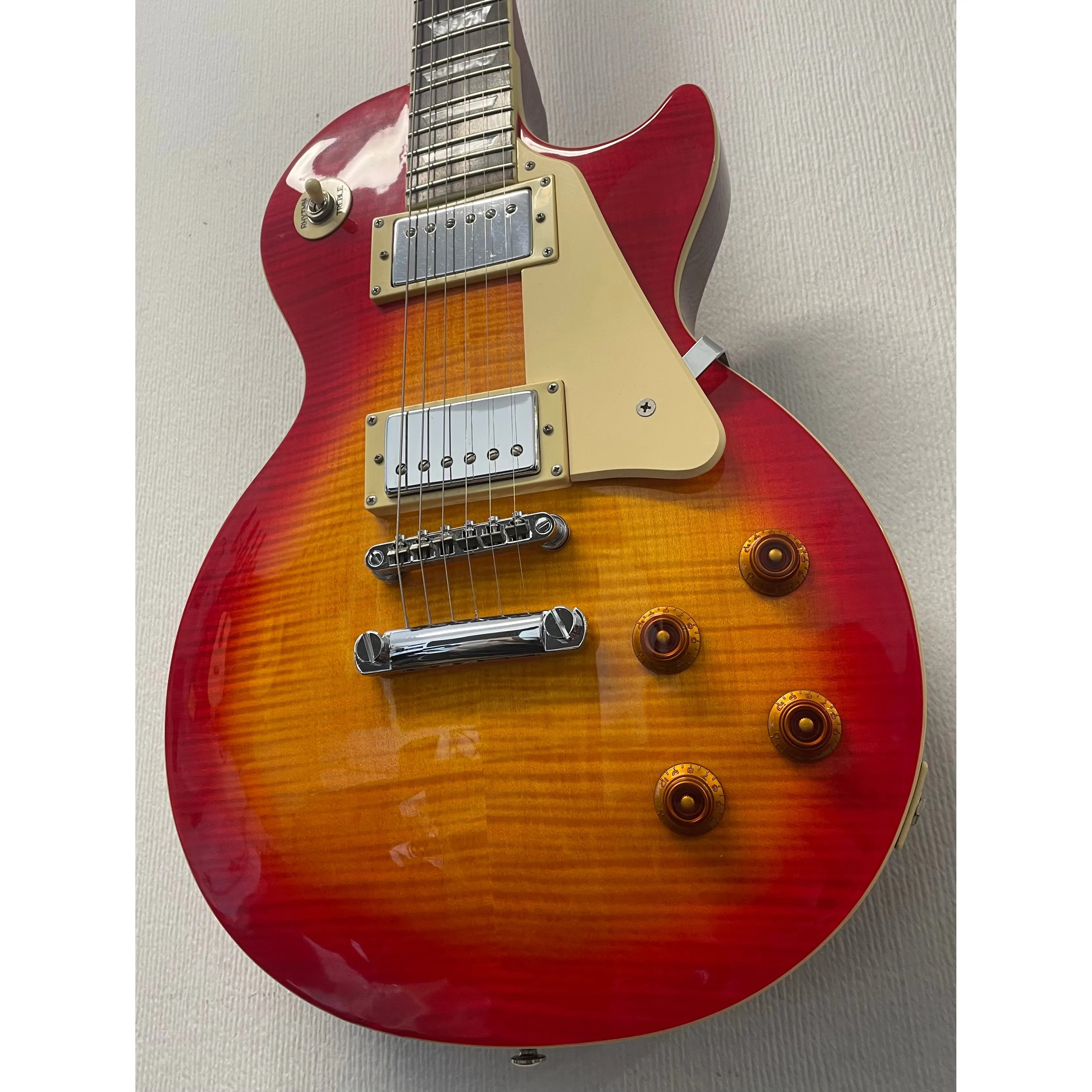 Epiphone Les Paul in Cherry Sunburst, 2003, With Hardcase Pre-Owned