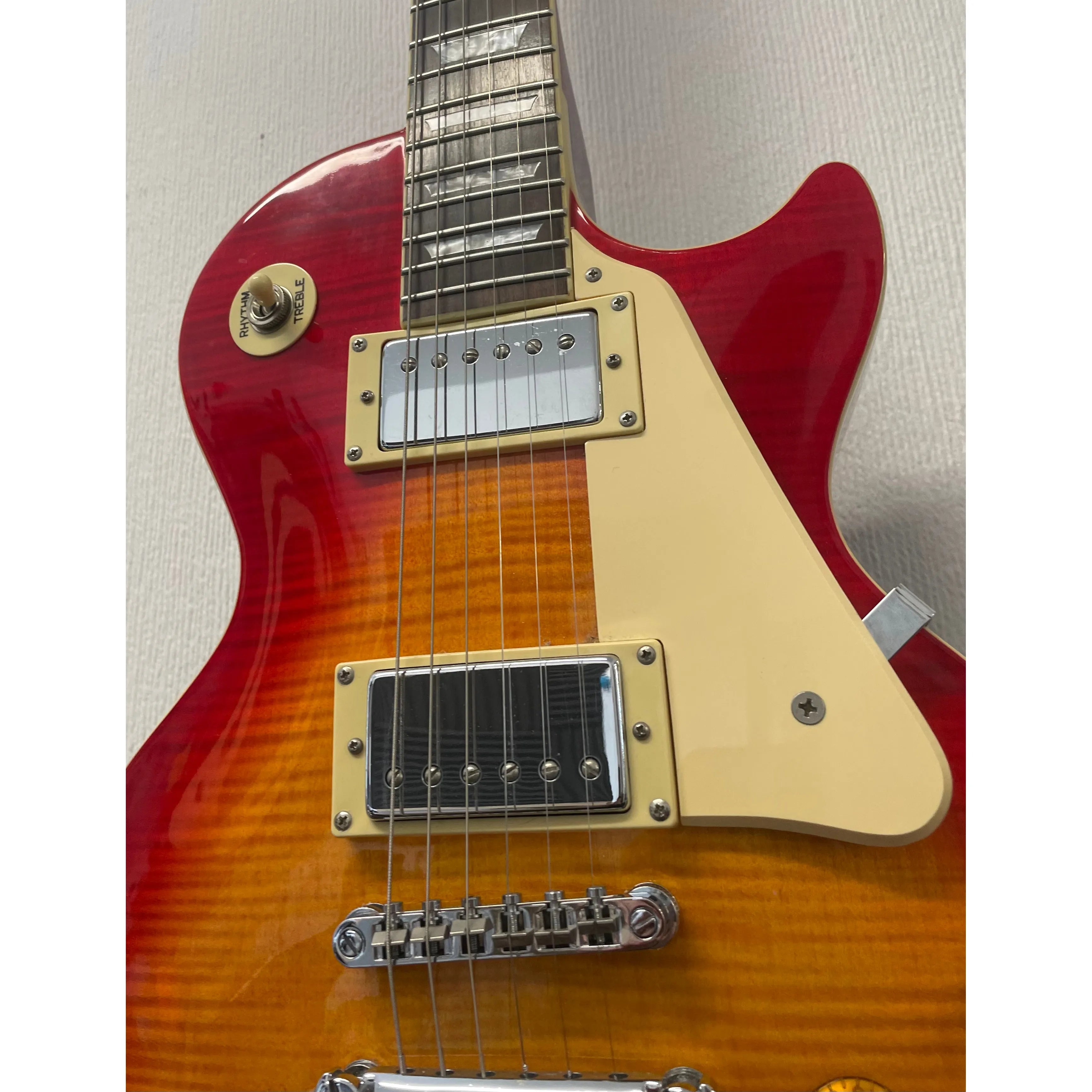 Epiphone Les Paul in Cherry Sunburst, 2003, With Hardcase Pre-Owned