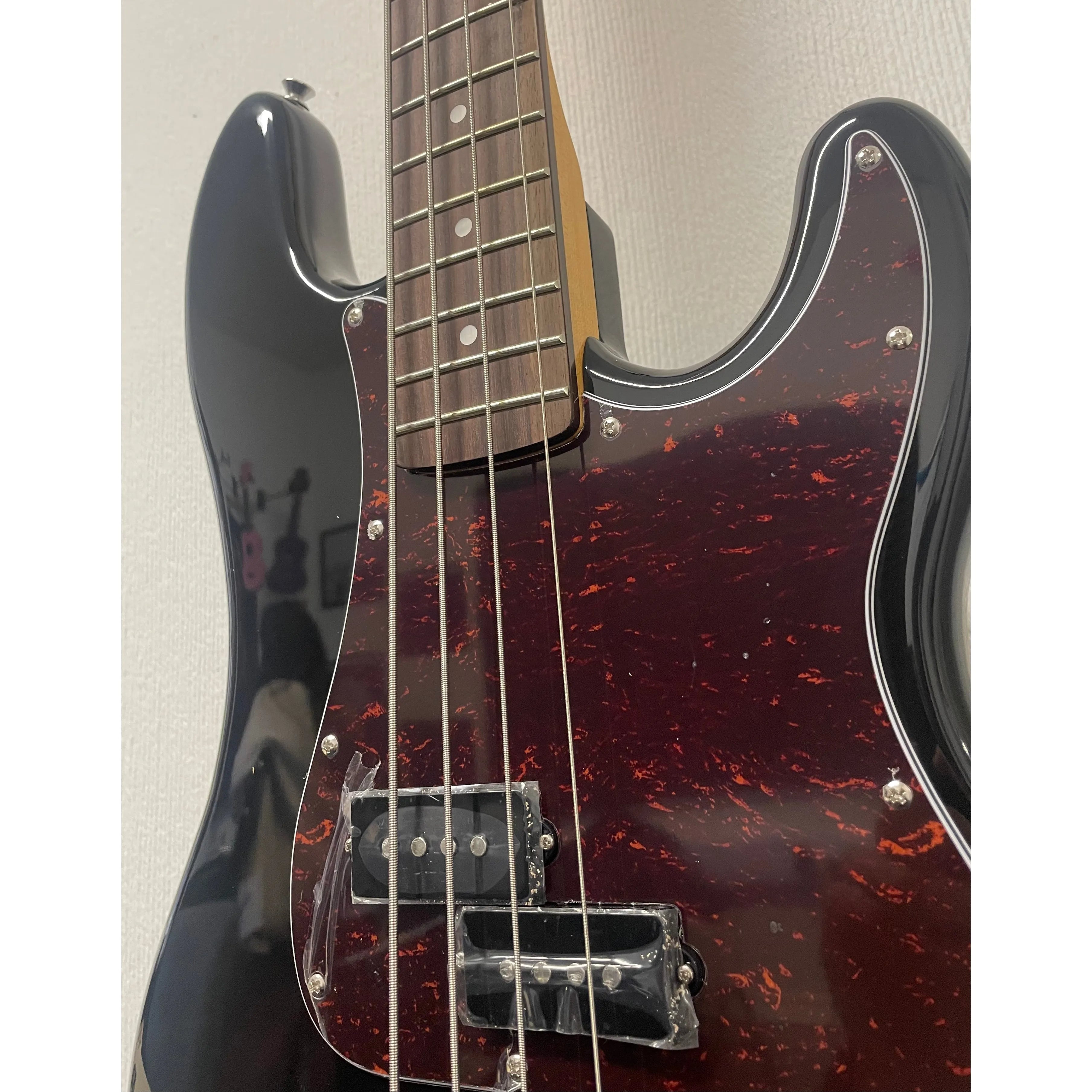 SX Bass Guitar PB Style in Black with Gigbag