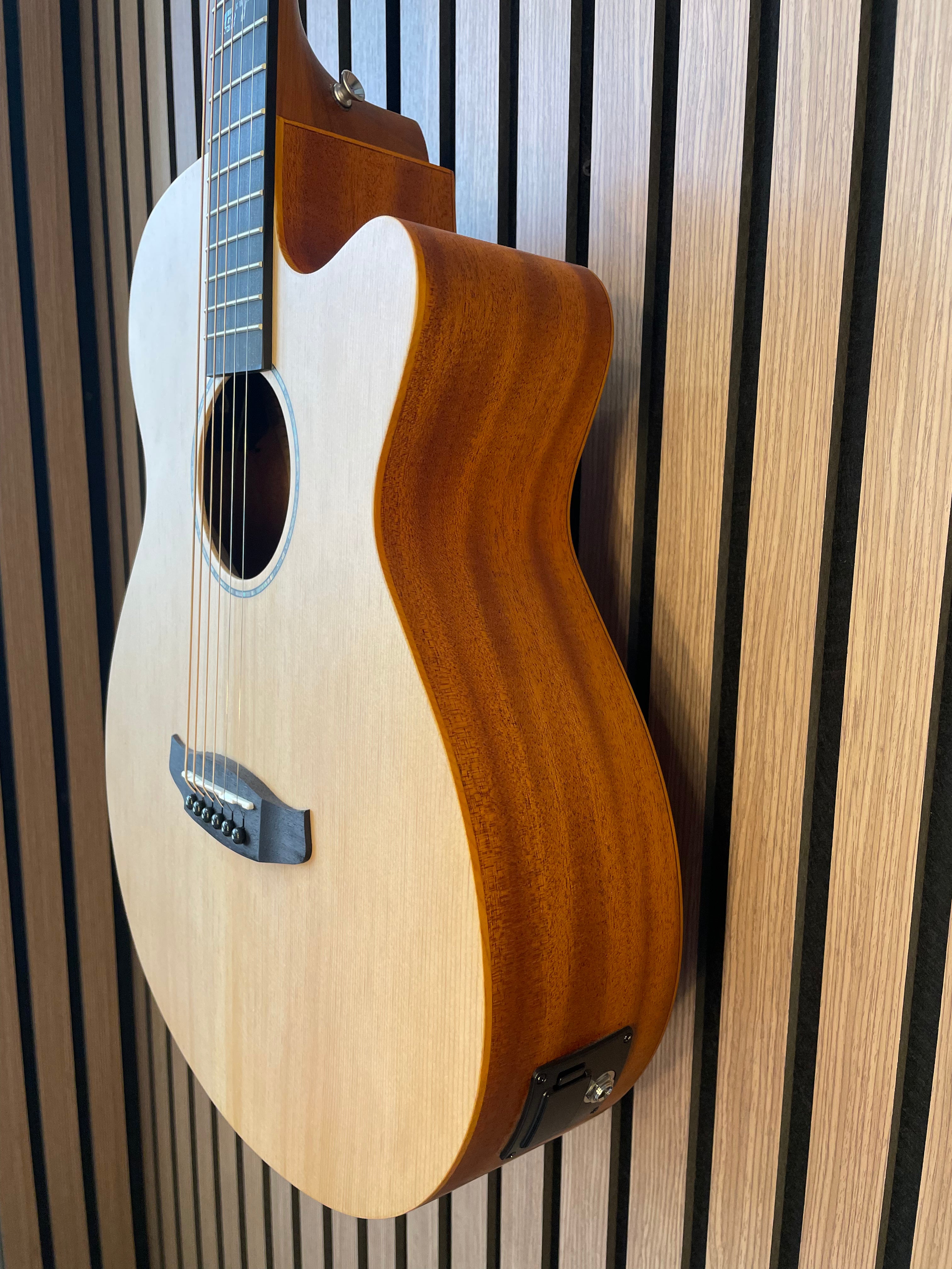 Tanglewood Roadster GT Super Folk Electro Acoustic Guitar in Natural Satin with Styrofoam Case Pre-Owned