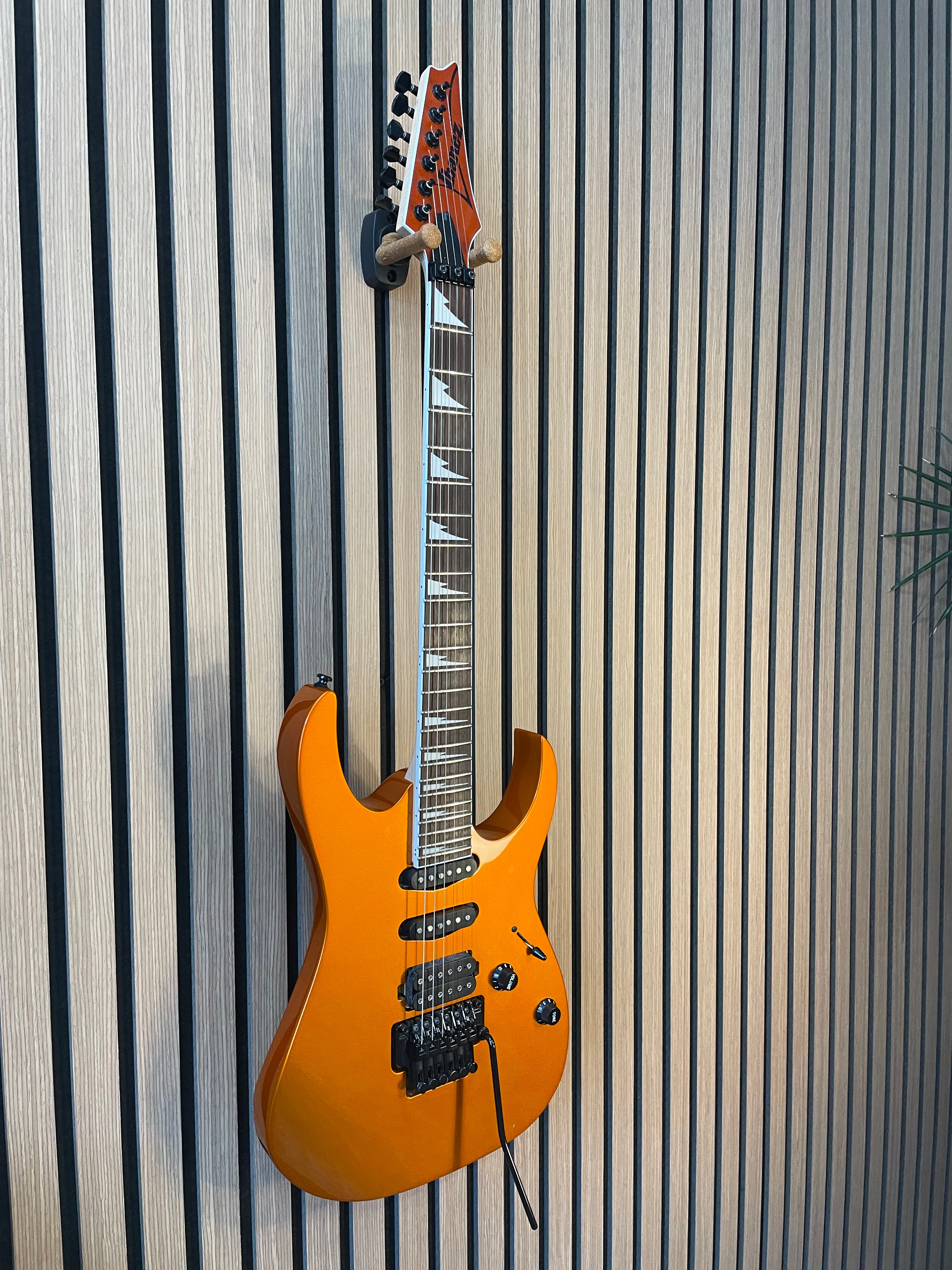 Ibanez RG460DX RG Electric Guitar with Floyd Rose in Roadster Orange Metallic Pre-Owned