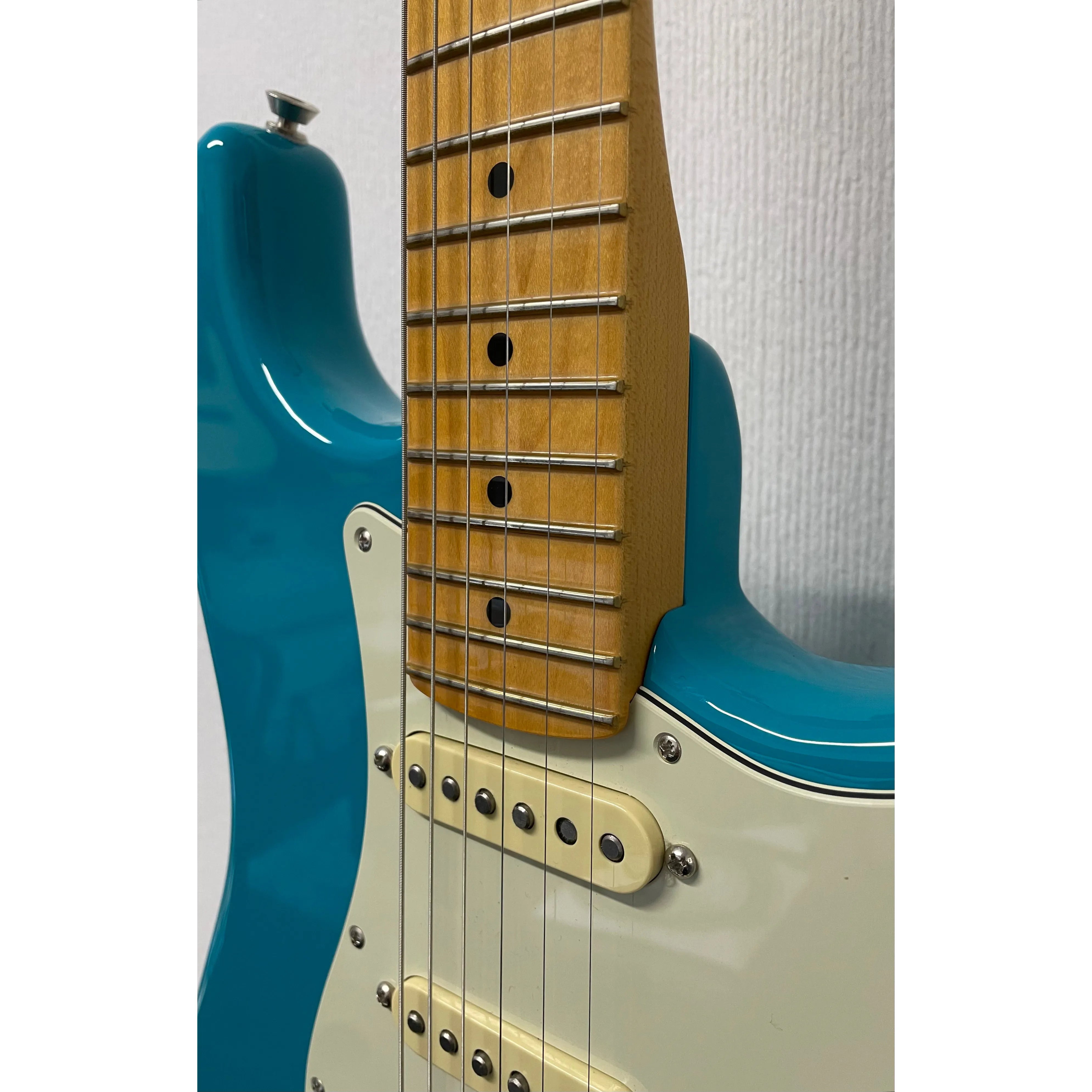 Fender American Professional II Stratocaster in Miami Blue 2022 with Gigbag Pre-Owned
