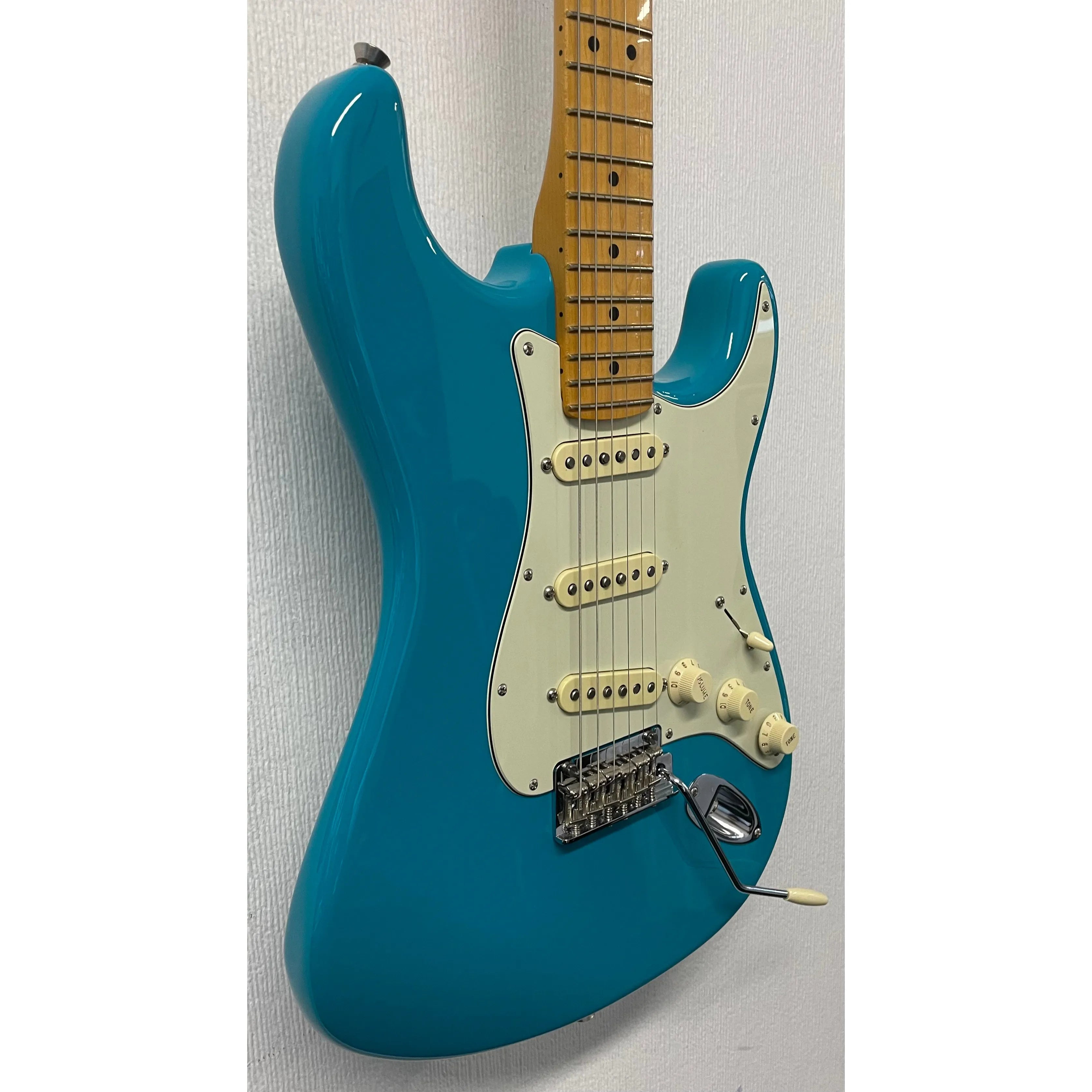 Fender American Professional II Stratocaster in Miami Blue 2022 with Gigbag Pre-Owned