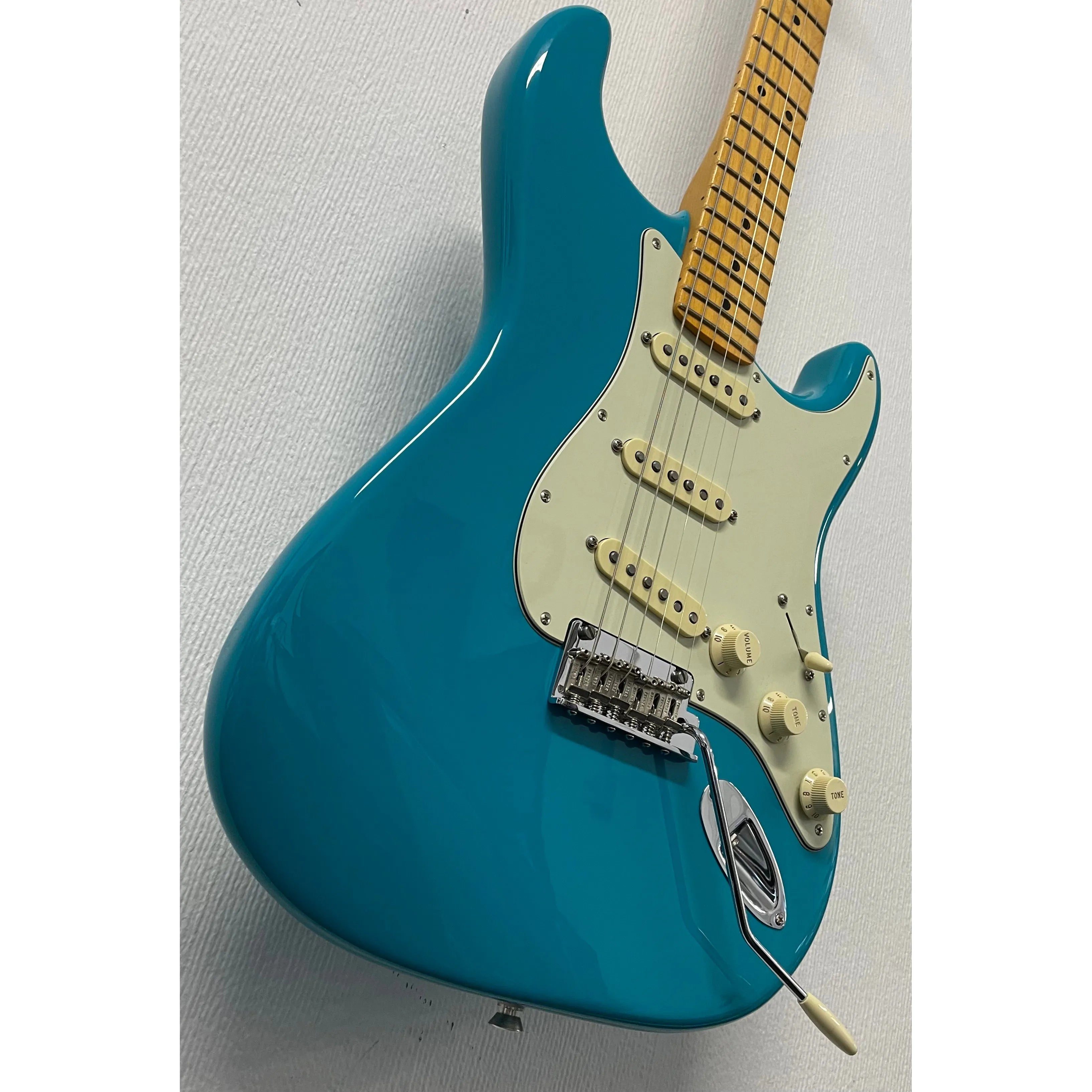 Fender American Professional II Stratocaster in Miami Blue 2022 with Gigbag Pre-Owned