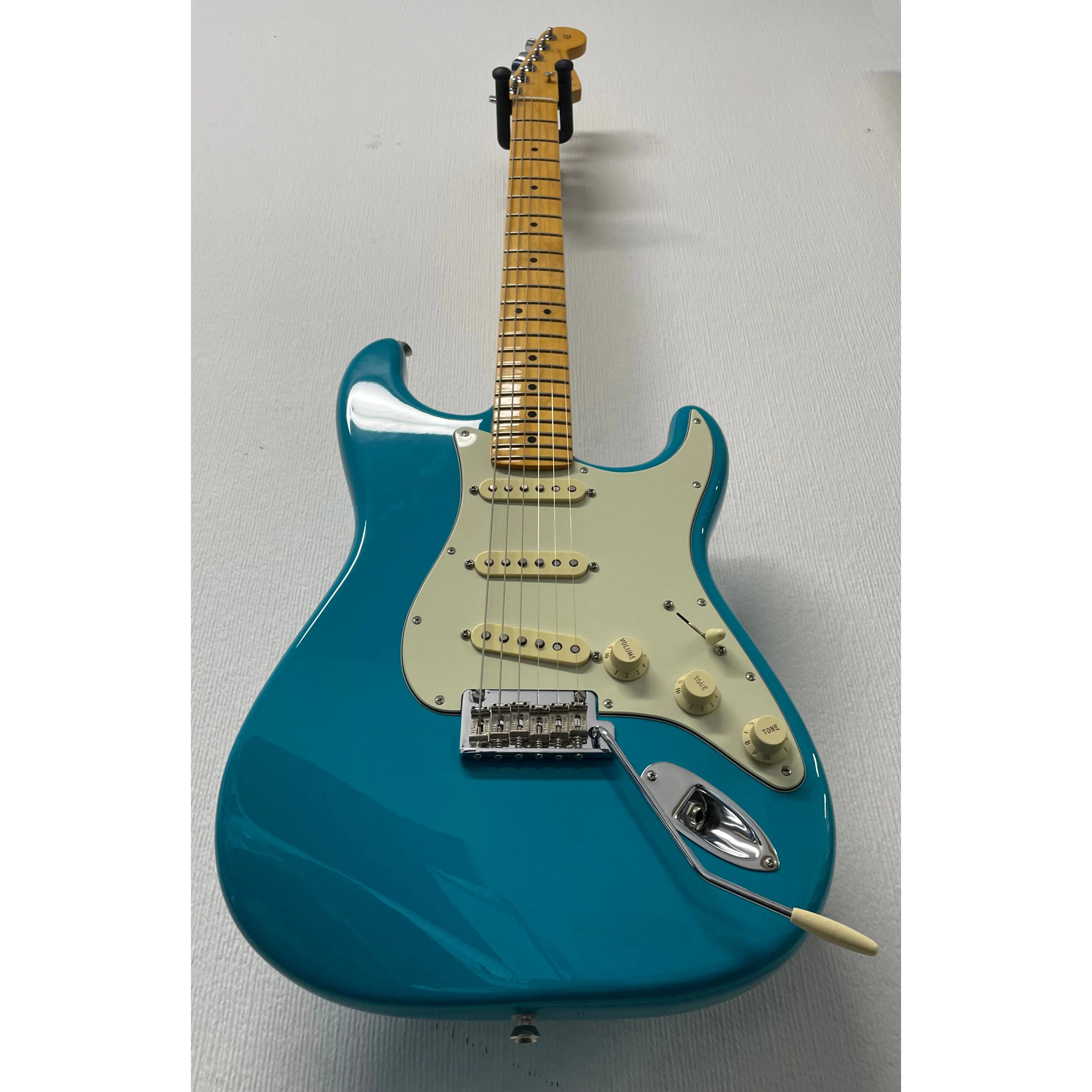 Fender American Professional II Stratocaster in Miami Blue 2022 with Gigbag Pre-Owned