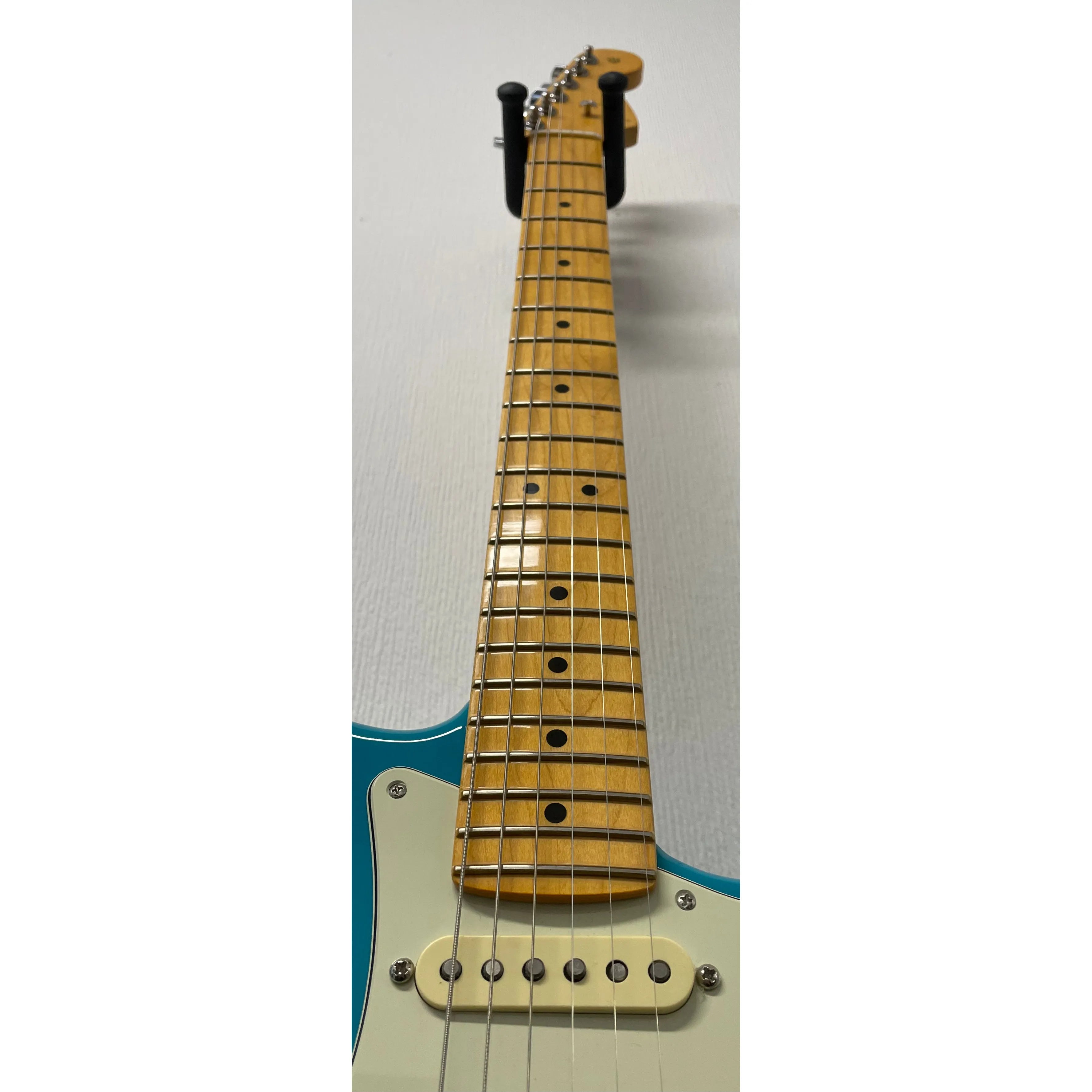 Fender American Professional II Stratocaster in Miami Blue 2022 with Gigbag Pre-Owned