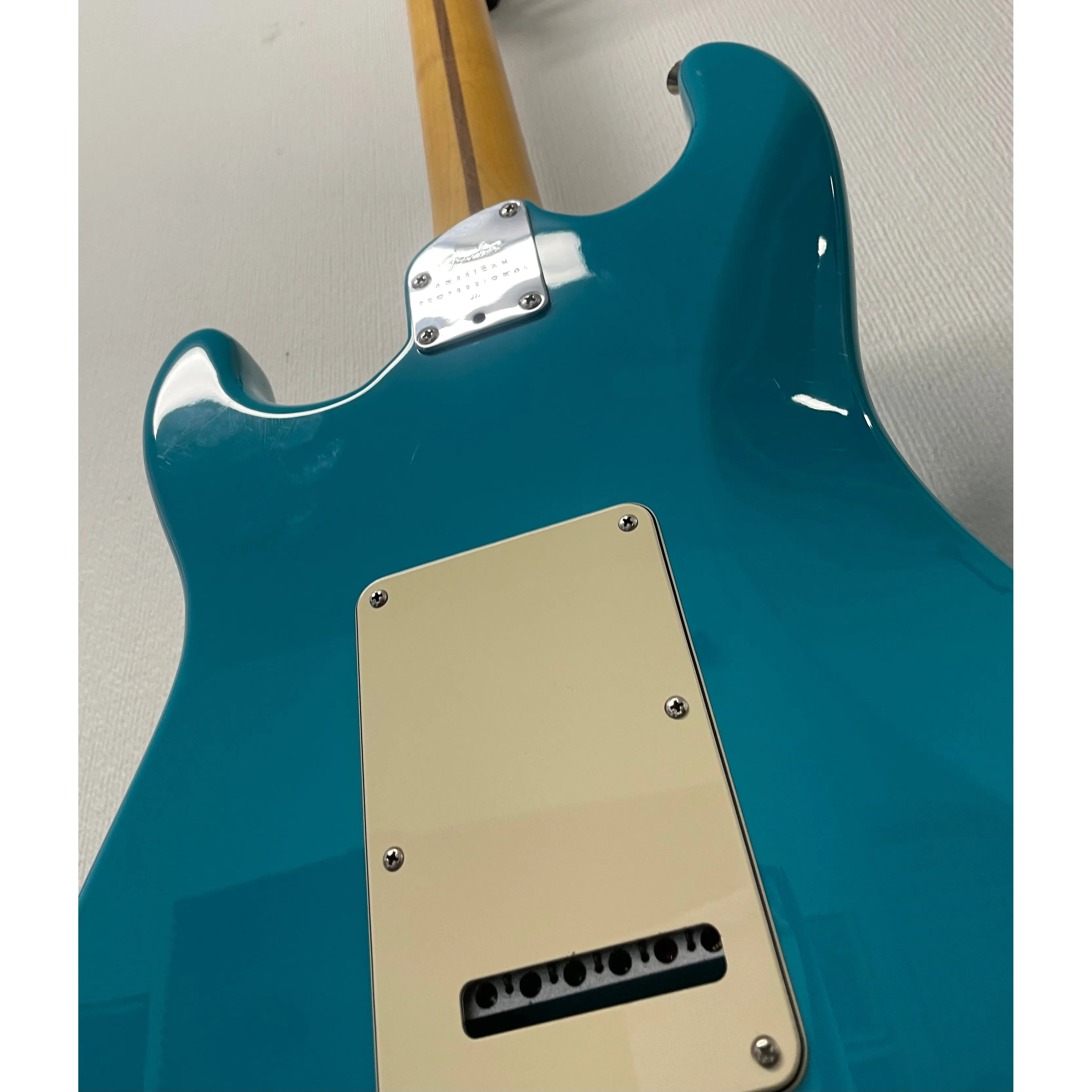 Fender American Professional II Stratocaster in Miami Blue 2022 with Gigbag Pre-Owned