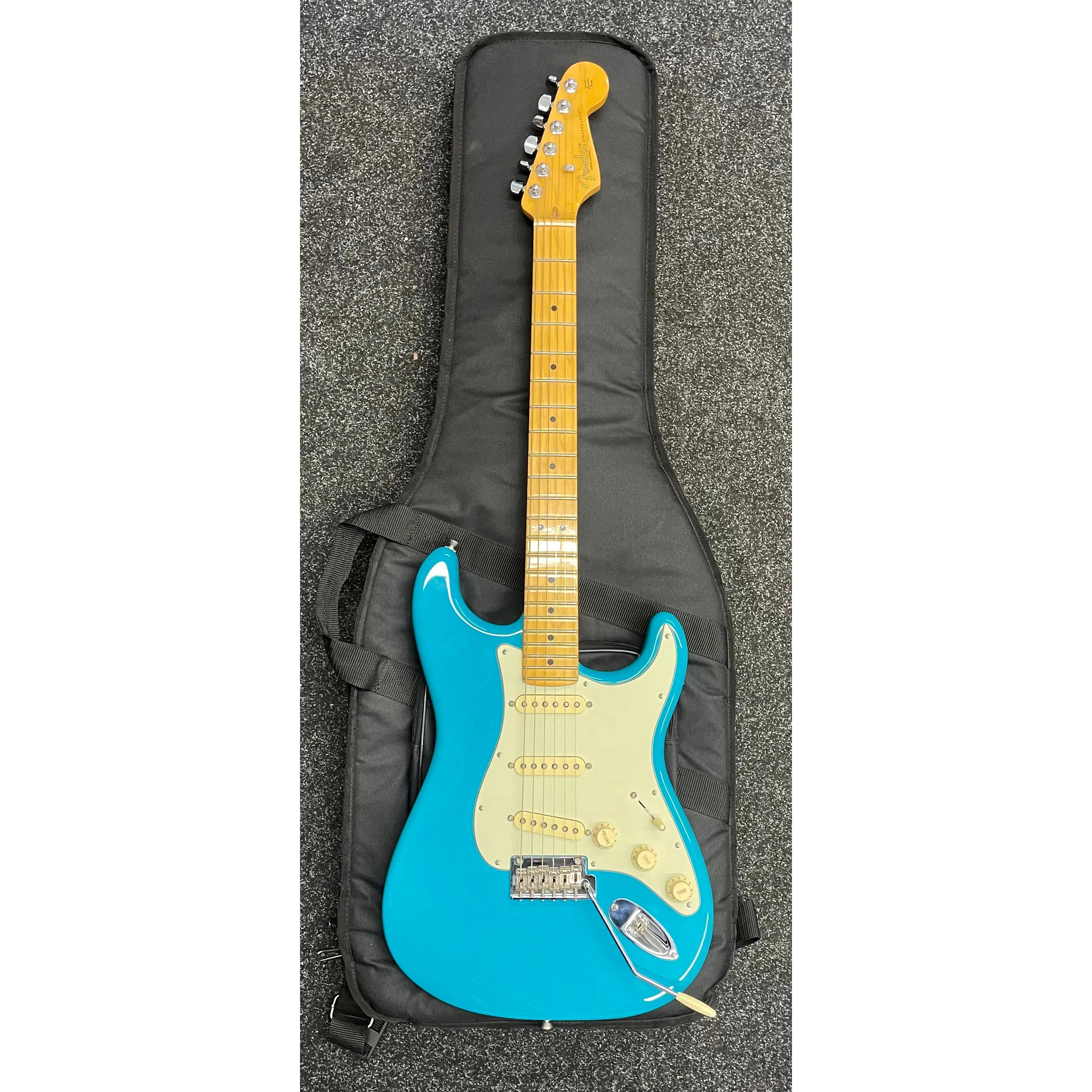 Fender American Professional II Stratocaster in Miami Blue 2022 with Gigbag Pre-Owned