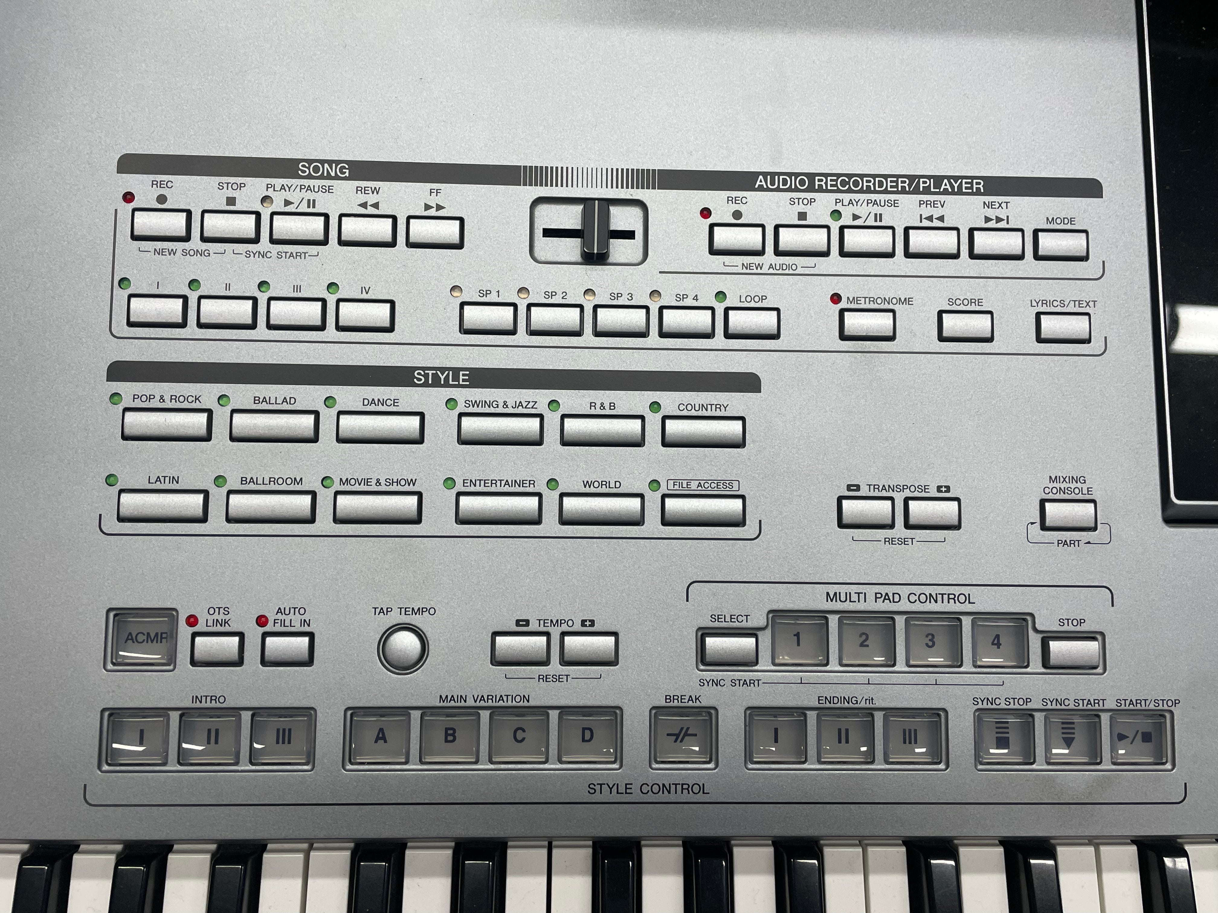 Yamaha Tyros 5 Keyboard Arranger Workstation, 76 Keys, in Silver Pre-Owned