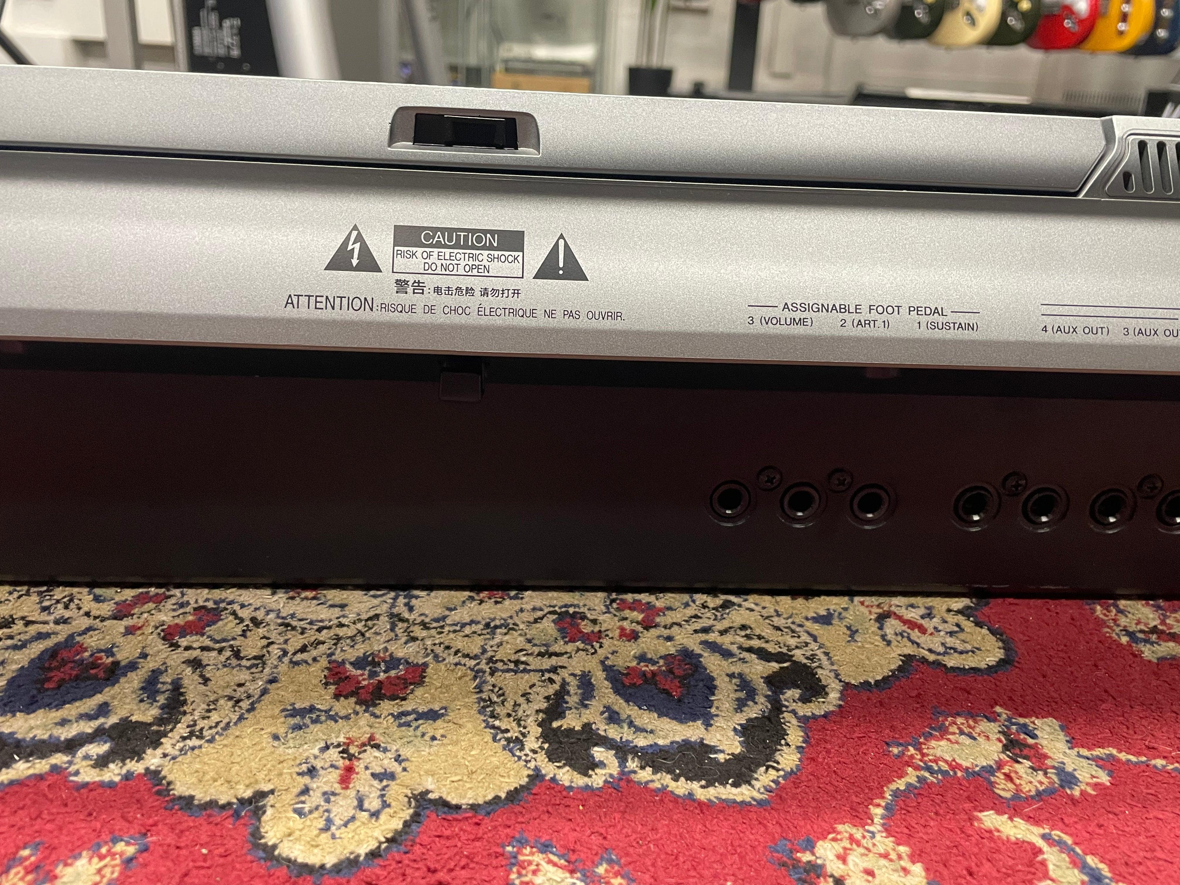 Yamaha Tyros 5 Keyboard Arranger Workstation, 76 Keys, in Silver Pre-Owned